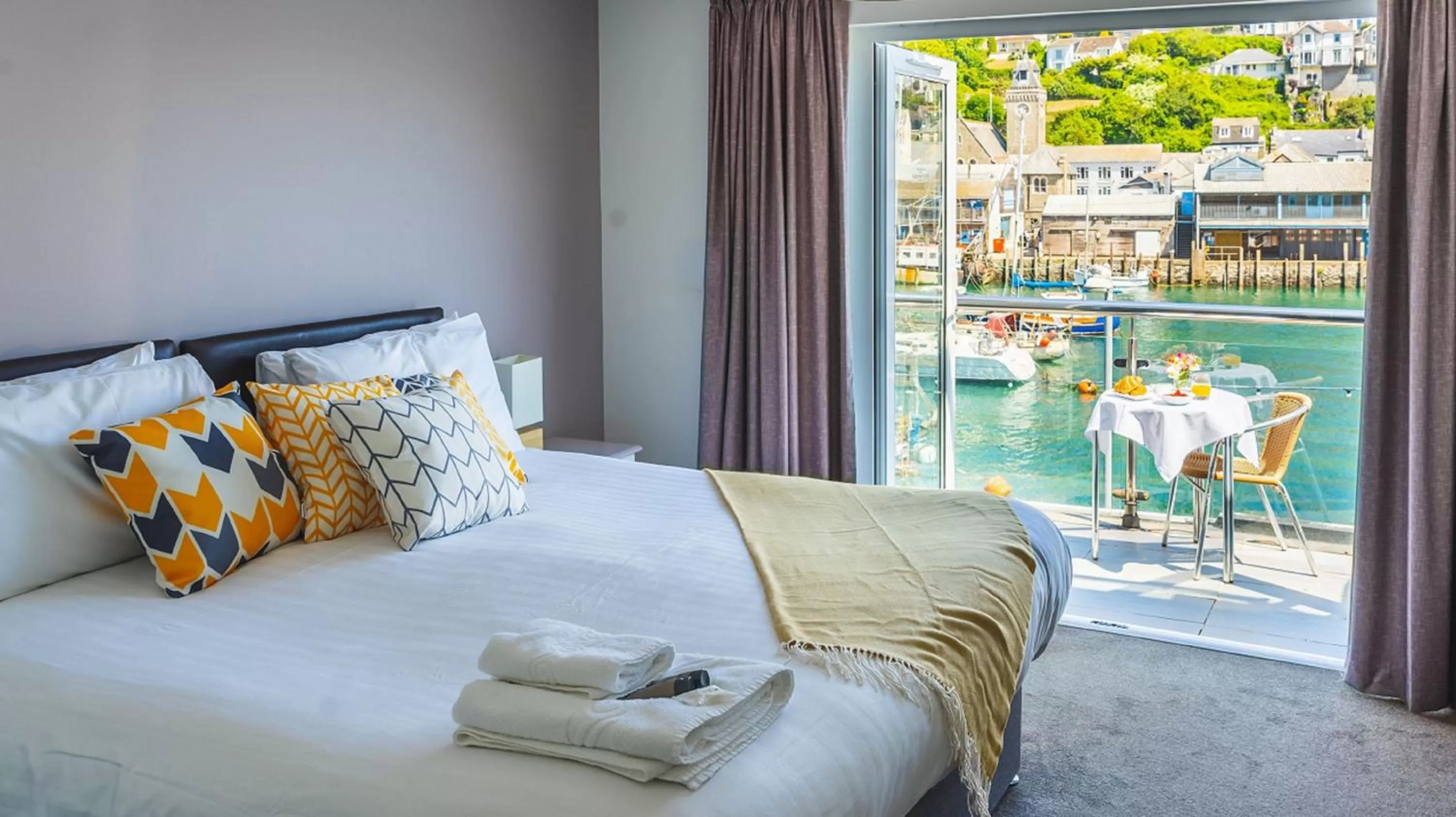 Bedroom, Bed in Portbyhan Hotel