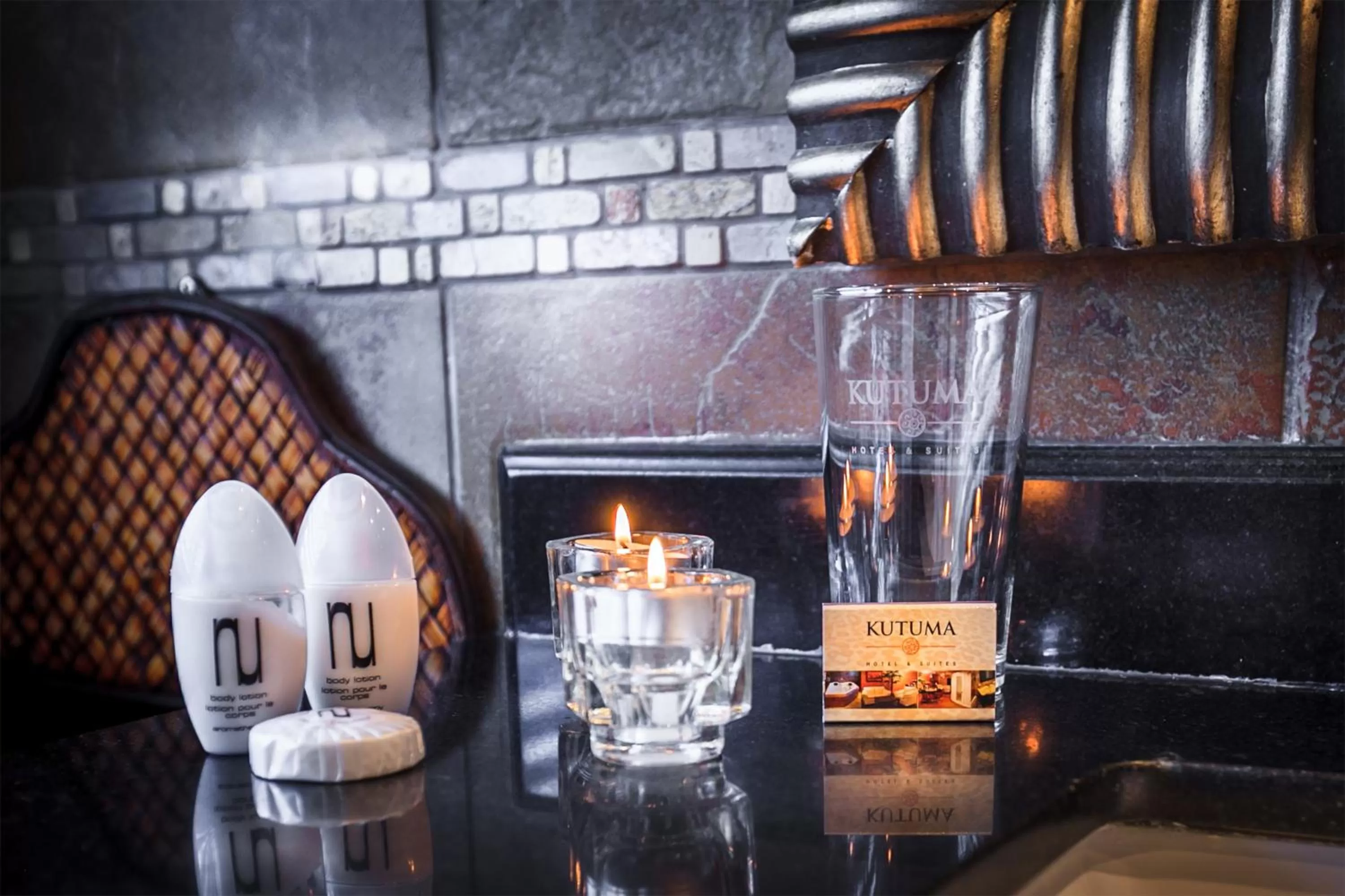 Junior Suite with One King Bed in Hotel Kutuma