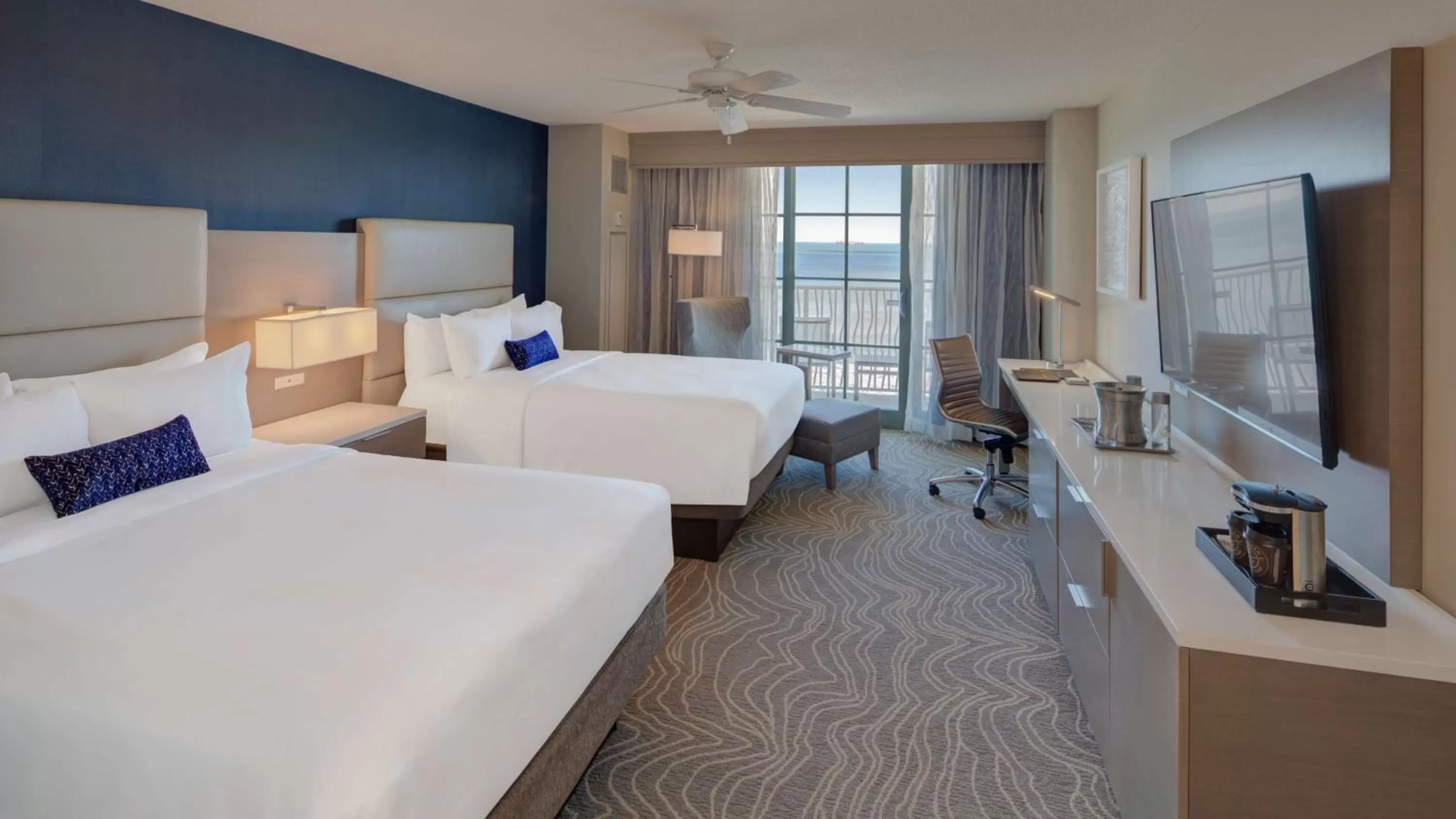 Bed in Hilton Virginia Beach Oceanfront