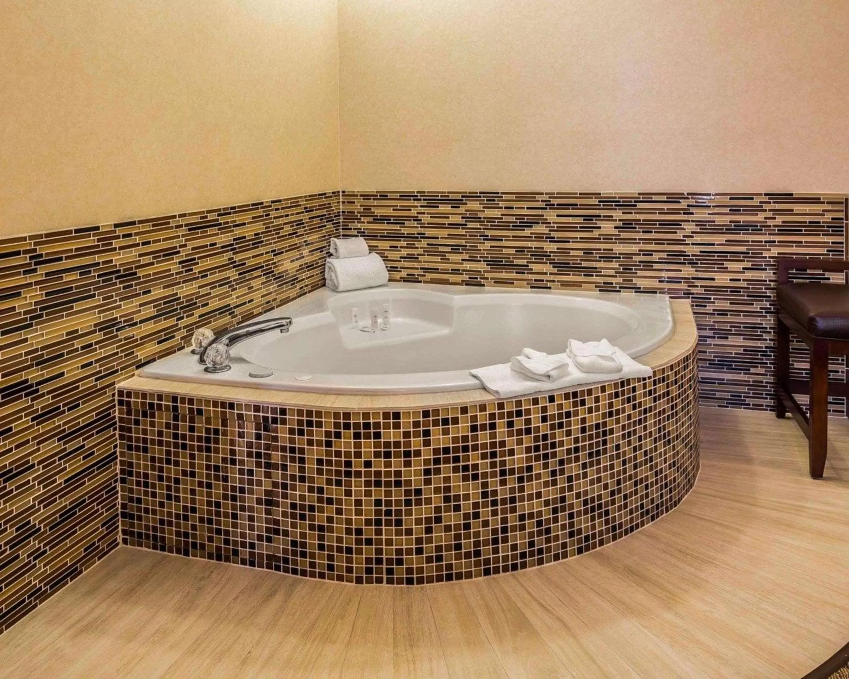 Photo of the whole room in Comfort Suites Stafford Near Sugarland