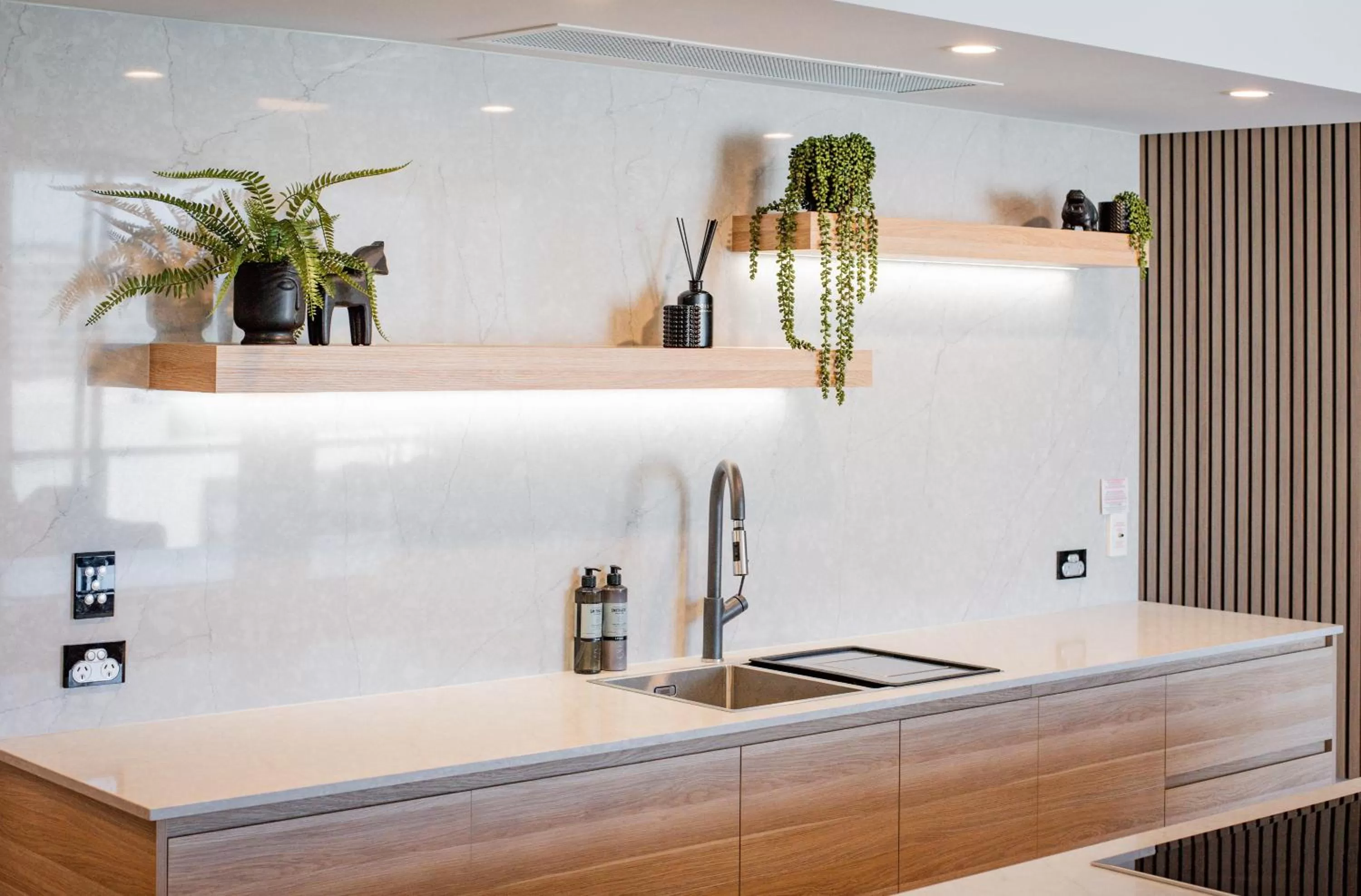 Kitchen or kitchenette in BreakFree Royal Harbour