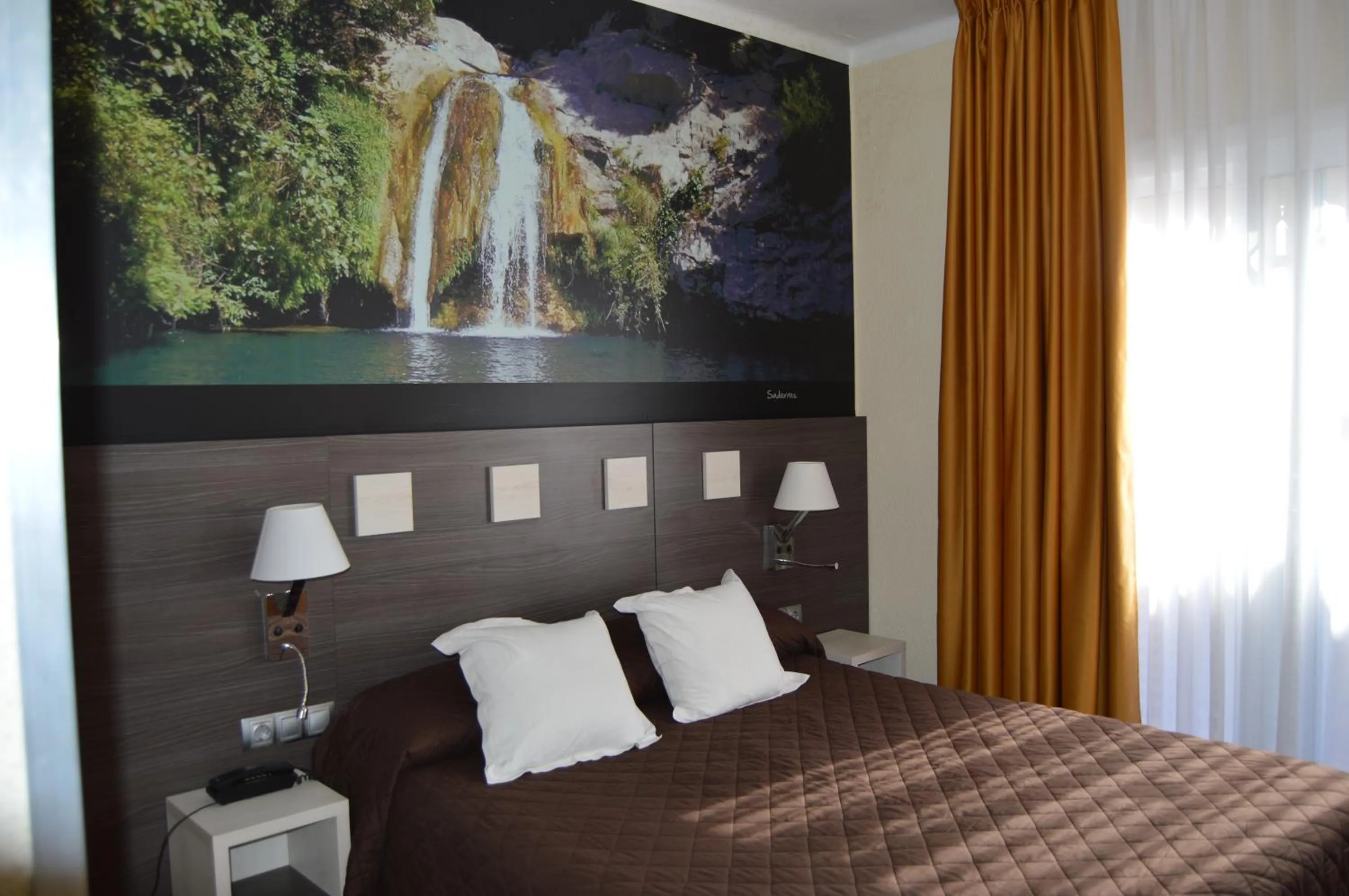 Photo of the whole room, Bed in Hotel Ciutadella