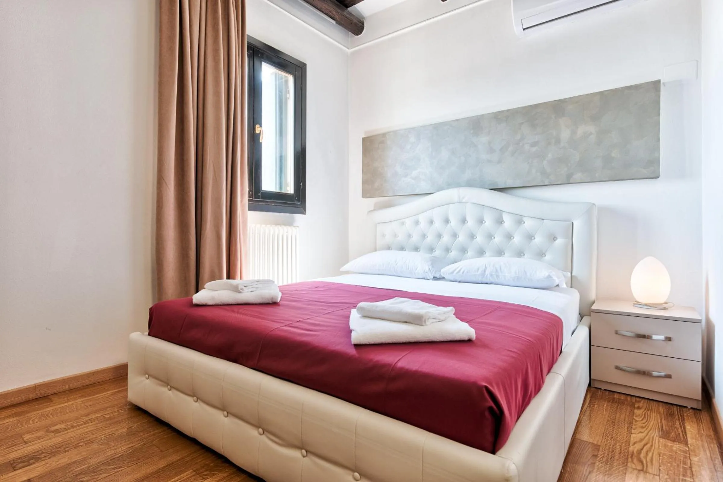 Bedroom, Bed in Hotel Trieste