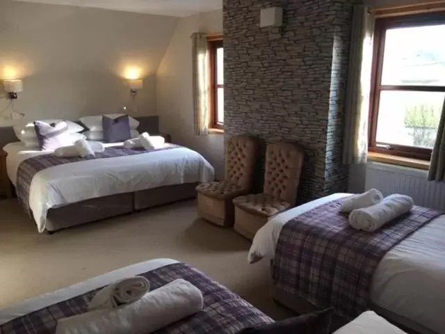 Family Room with Private Bathroom in Standing Stones Hotel Family Room with Private Bathroom in Standing Stones Hotel