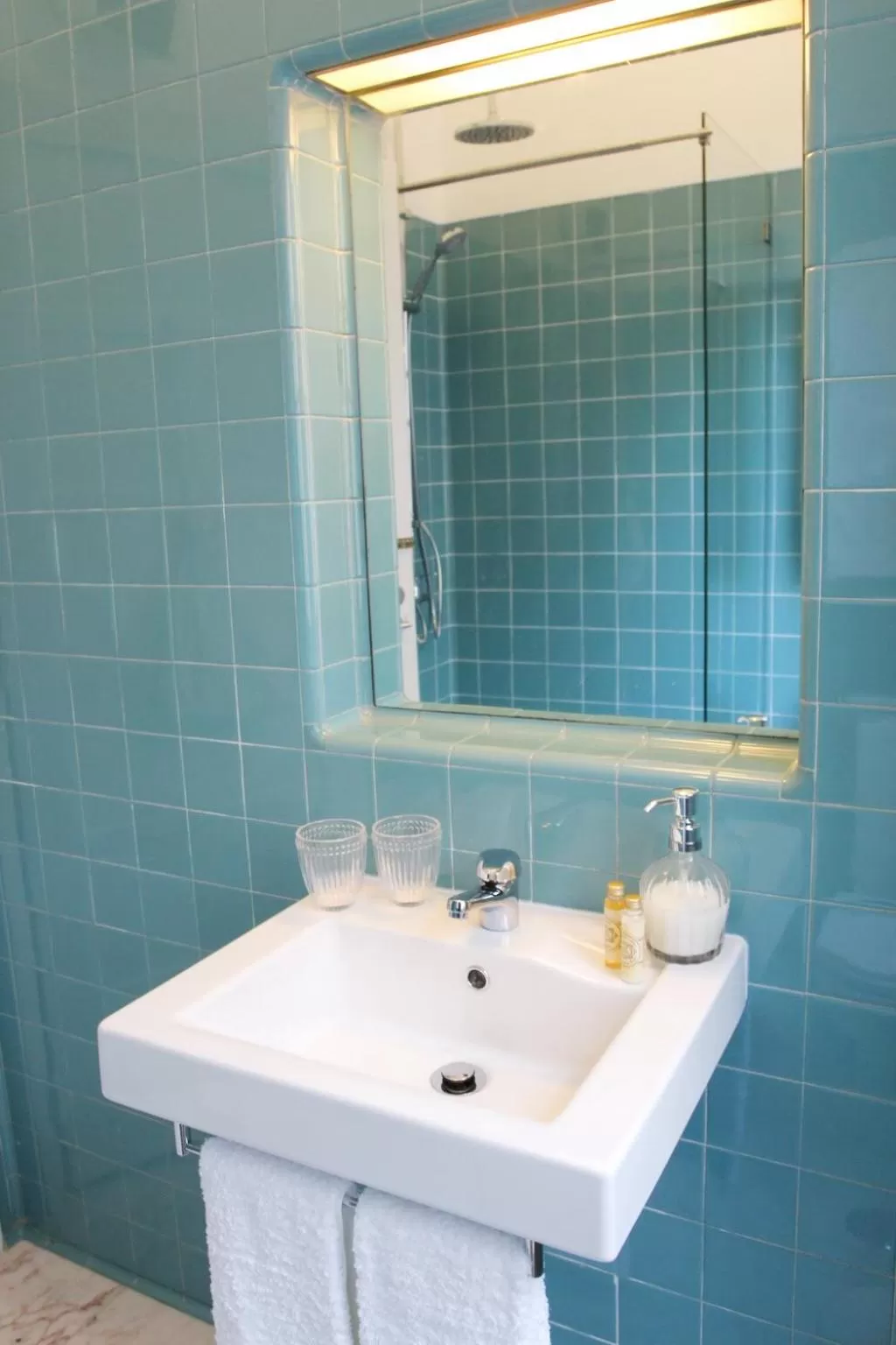 Bathroom in Magnolia Guesthouse