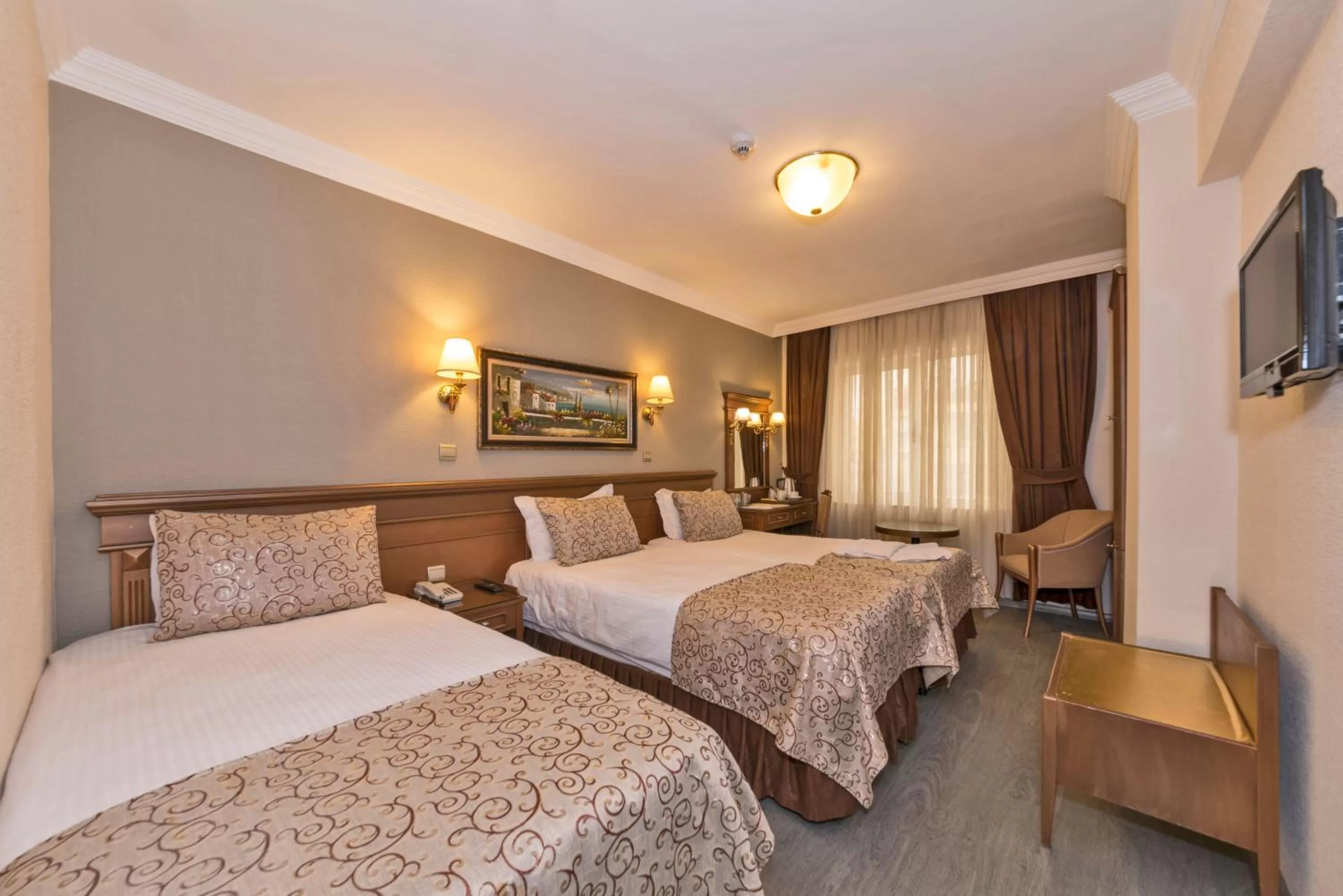 Bed in Laleli Gonen Hotel