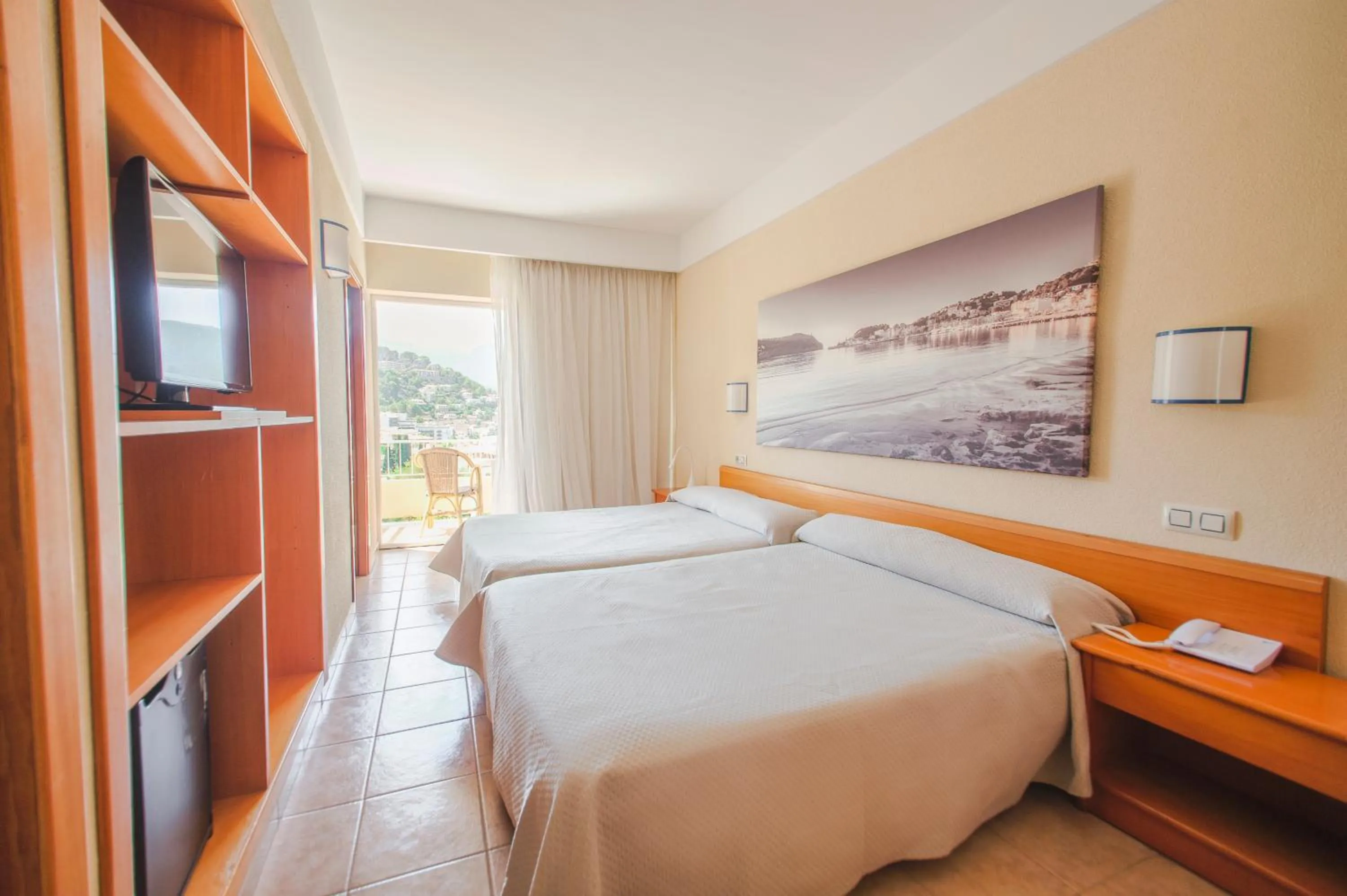 Bed in Hotel Eden Nord Soller