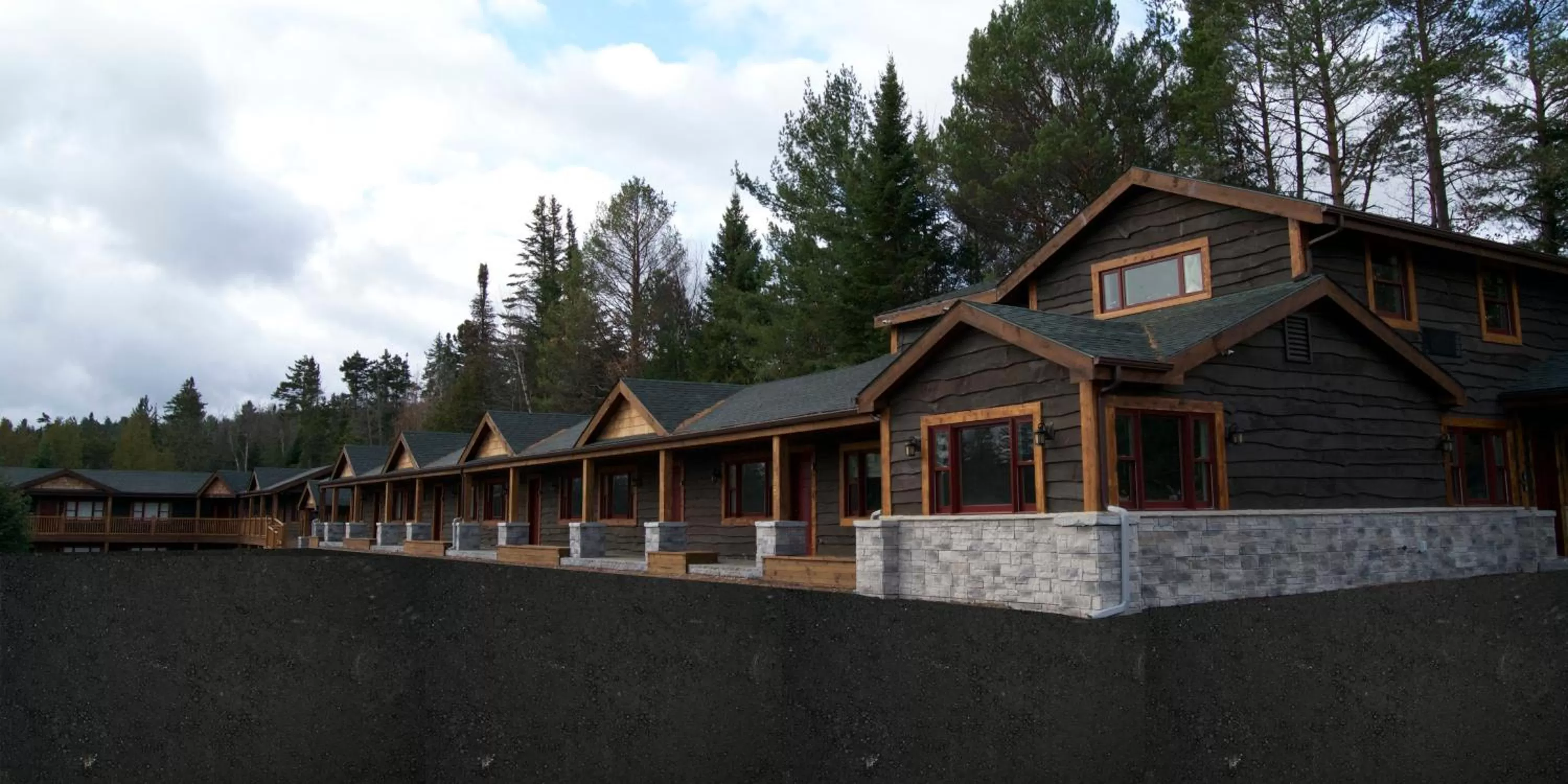 Property building in Lake Placid Inn: Residences