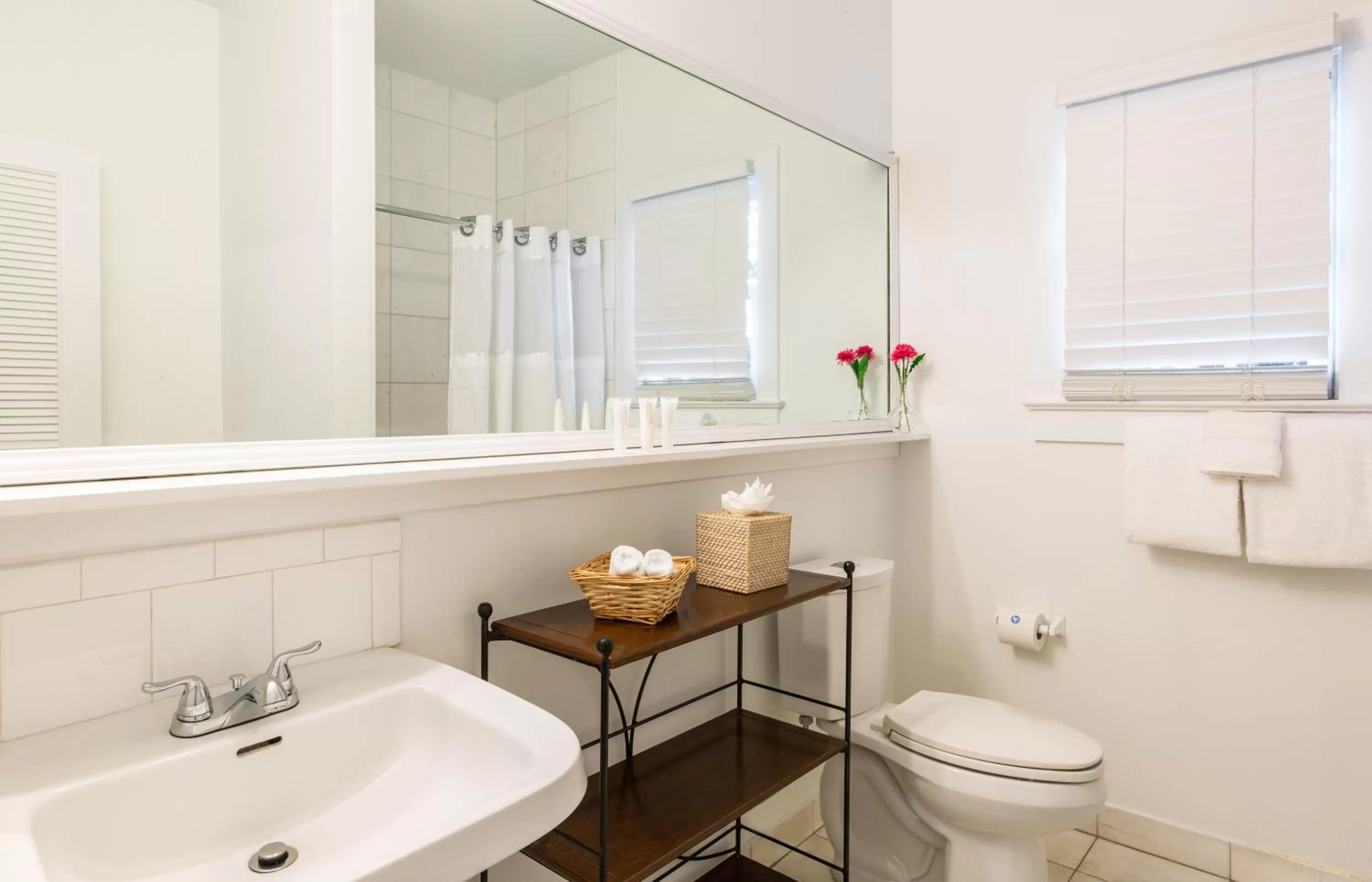 Shower in The Cabana Inn Key West - Adult Exclusive