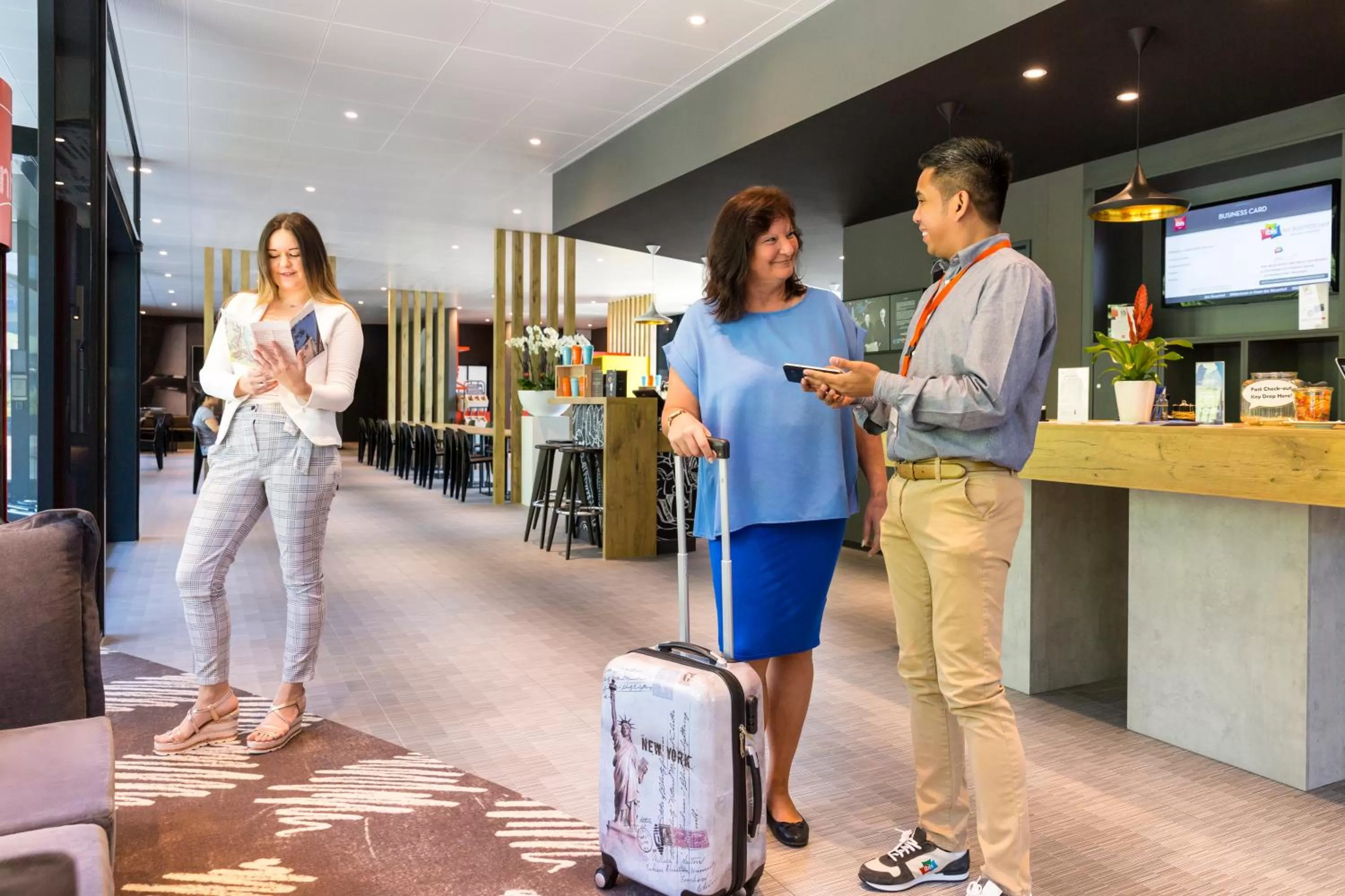 Lobby or reception in ibis Baden Neuenhof