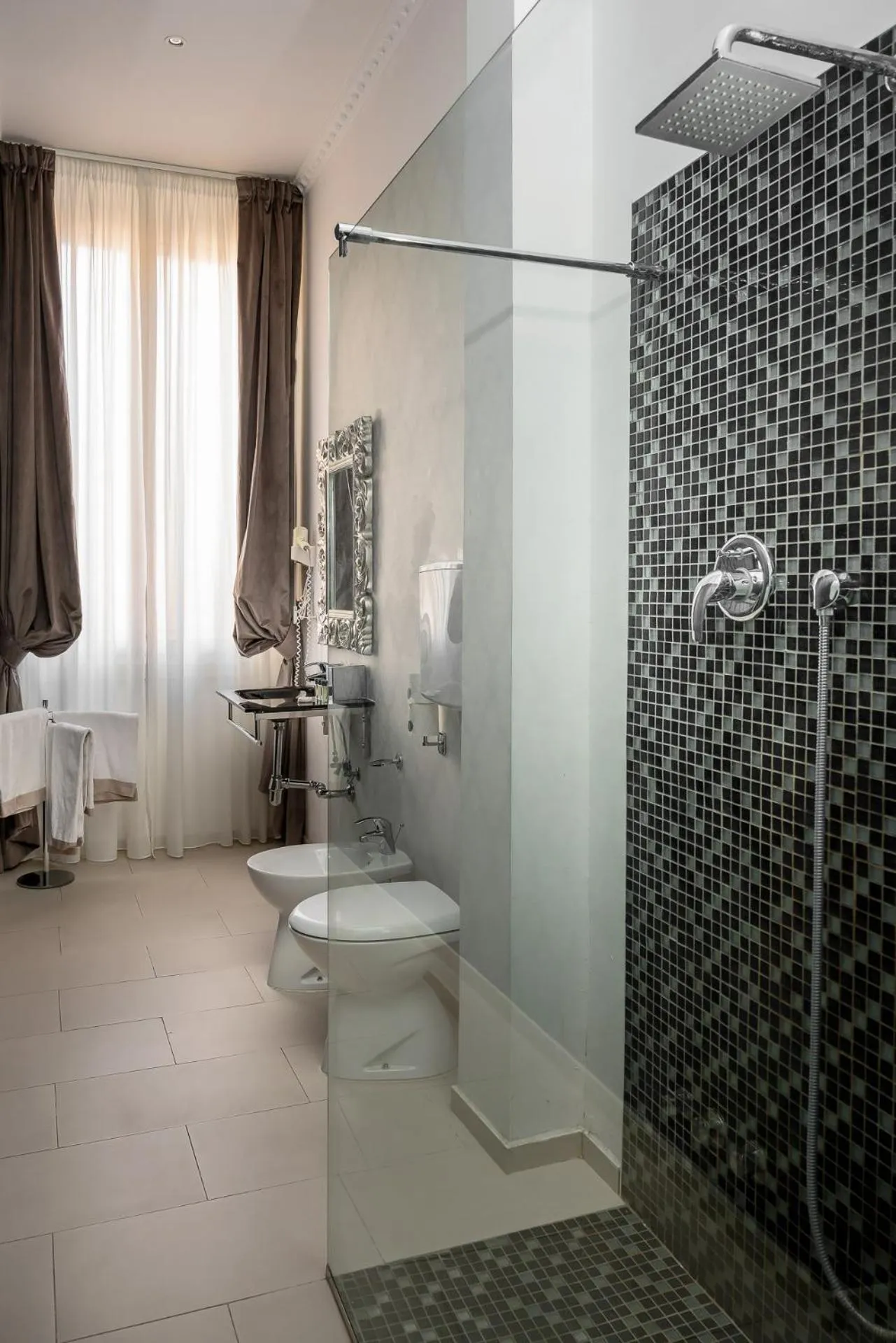 Bathroom in Albergo Rossini 1936 Small & Charming