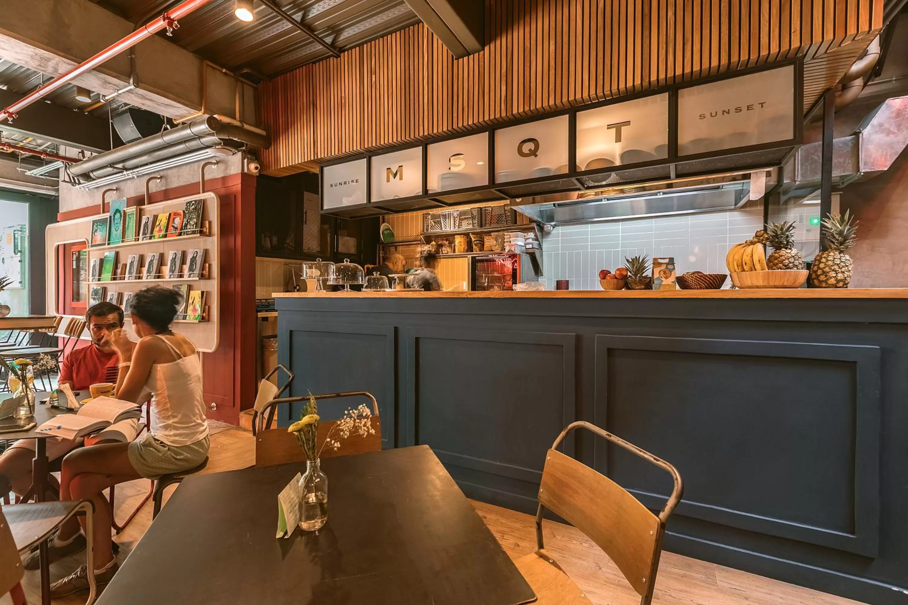 Restaurant/places to eat in The Somos Beats Hotel & Rooftop