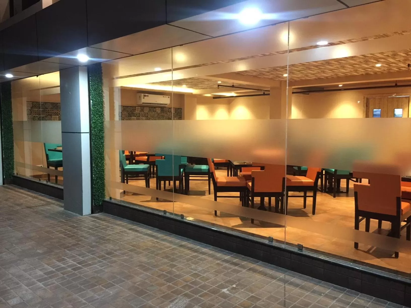 Restaurant/places to eat in Hotel Malisca