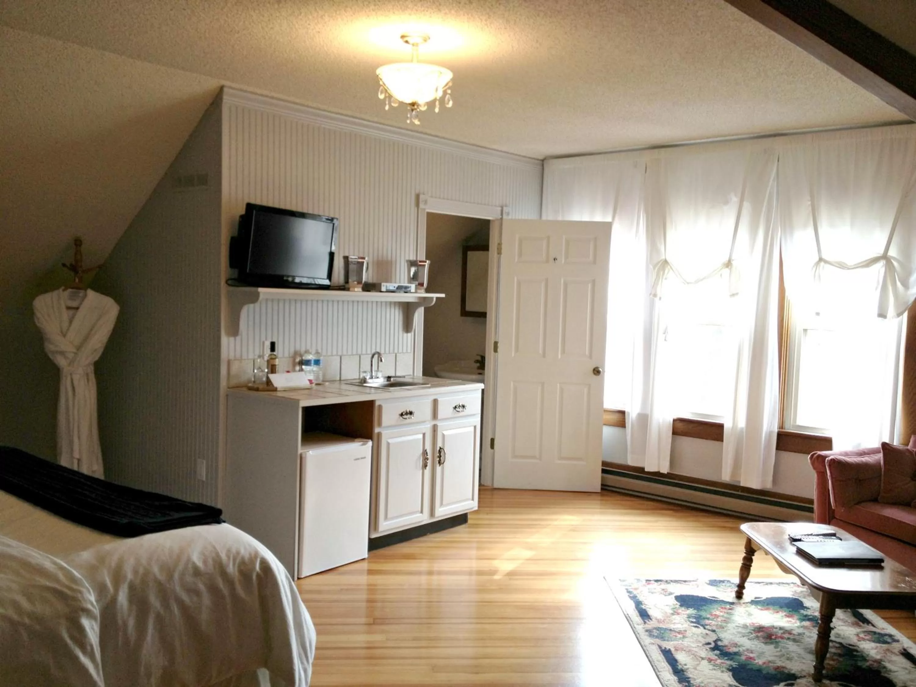 The Inn at Ragged Edge