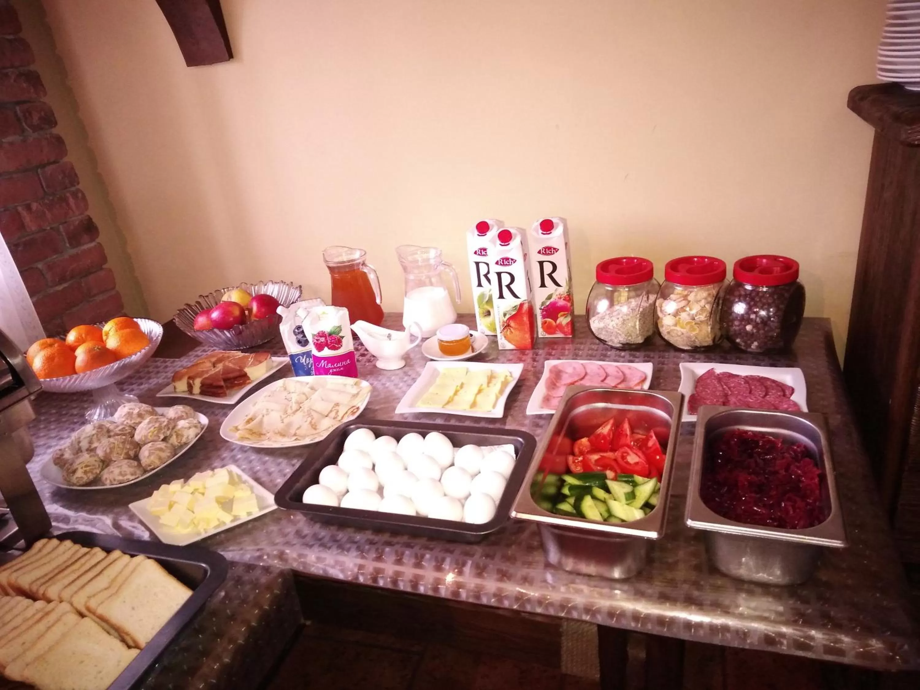 Buffet breakfast in Stara Vezha Hotel