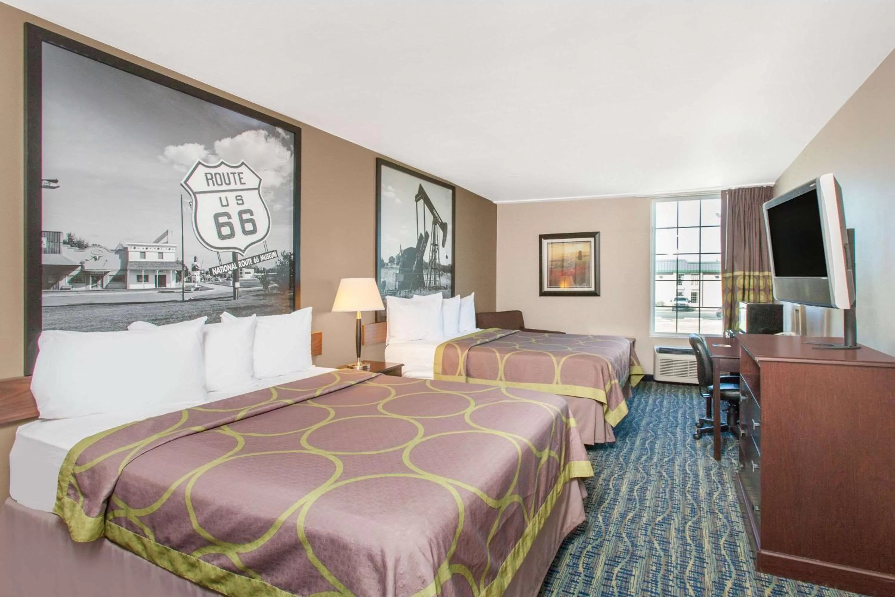 Photo of the whole room, Bed in Super 8 by Wyndham Oklahoma City