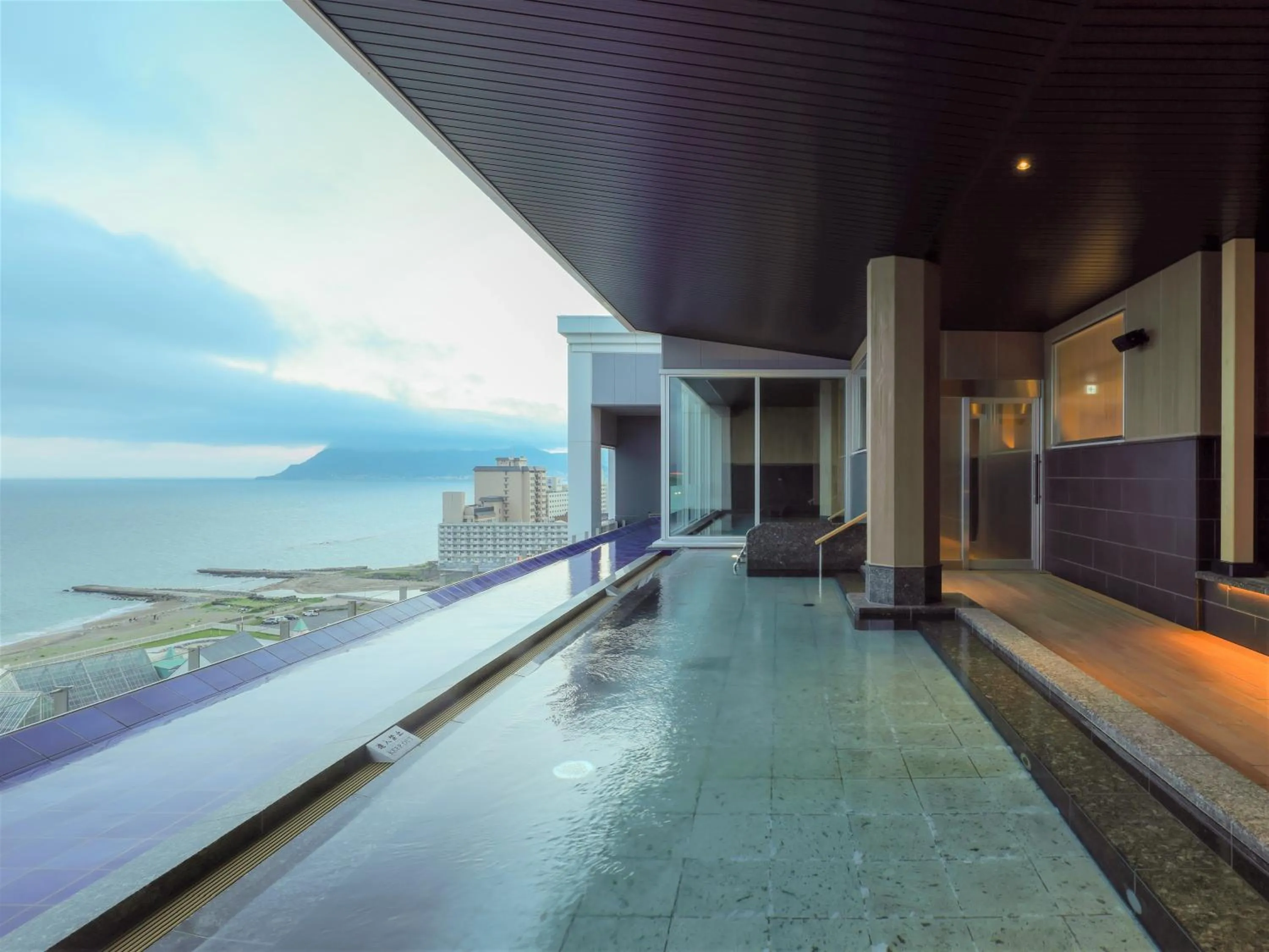 Hot Spring Bath in Hakodate Yunokawa Onsen Umi to Akari Hewitt Resort