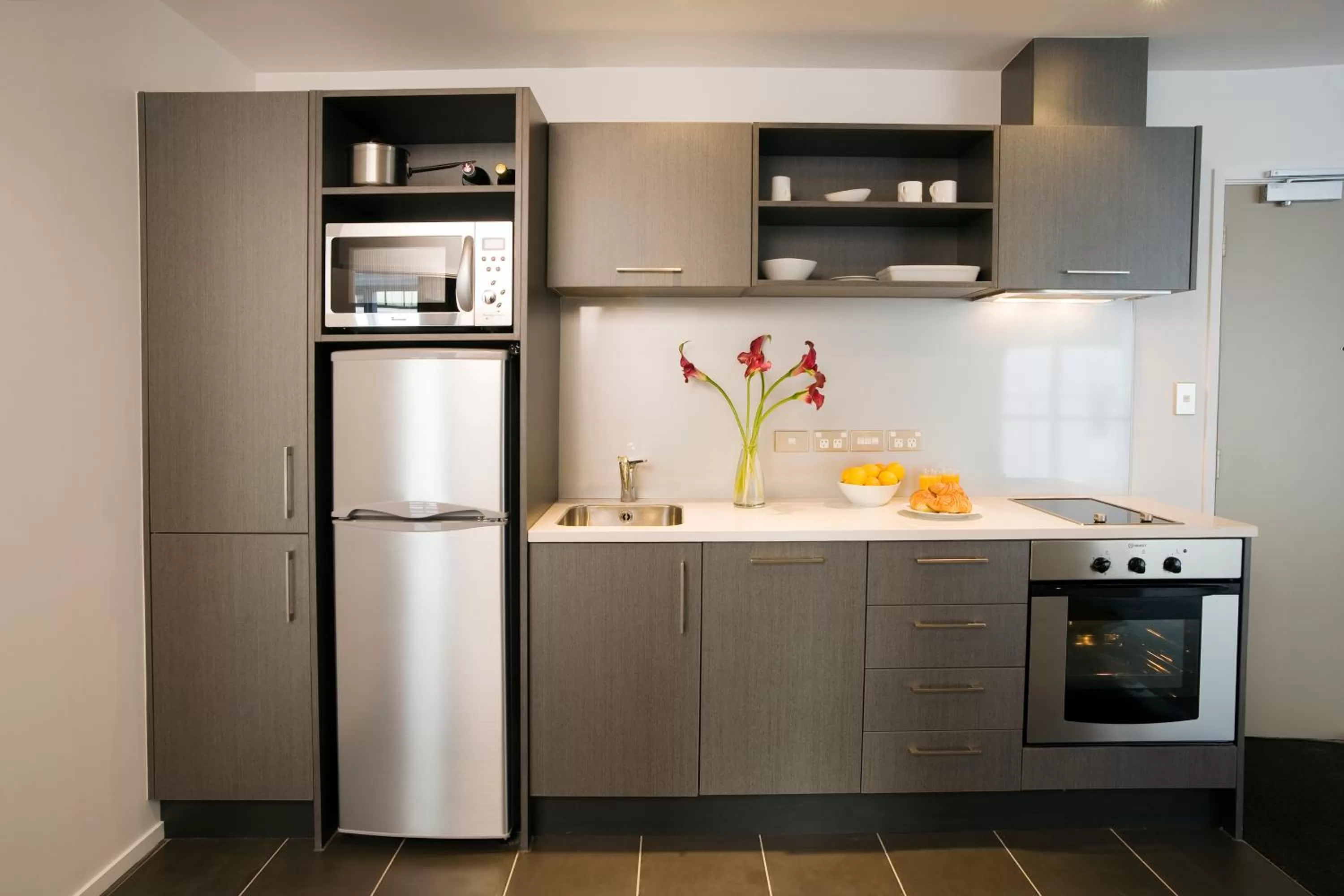 Kitchen or kitchenette in Barclay Suites