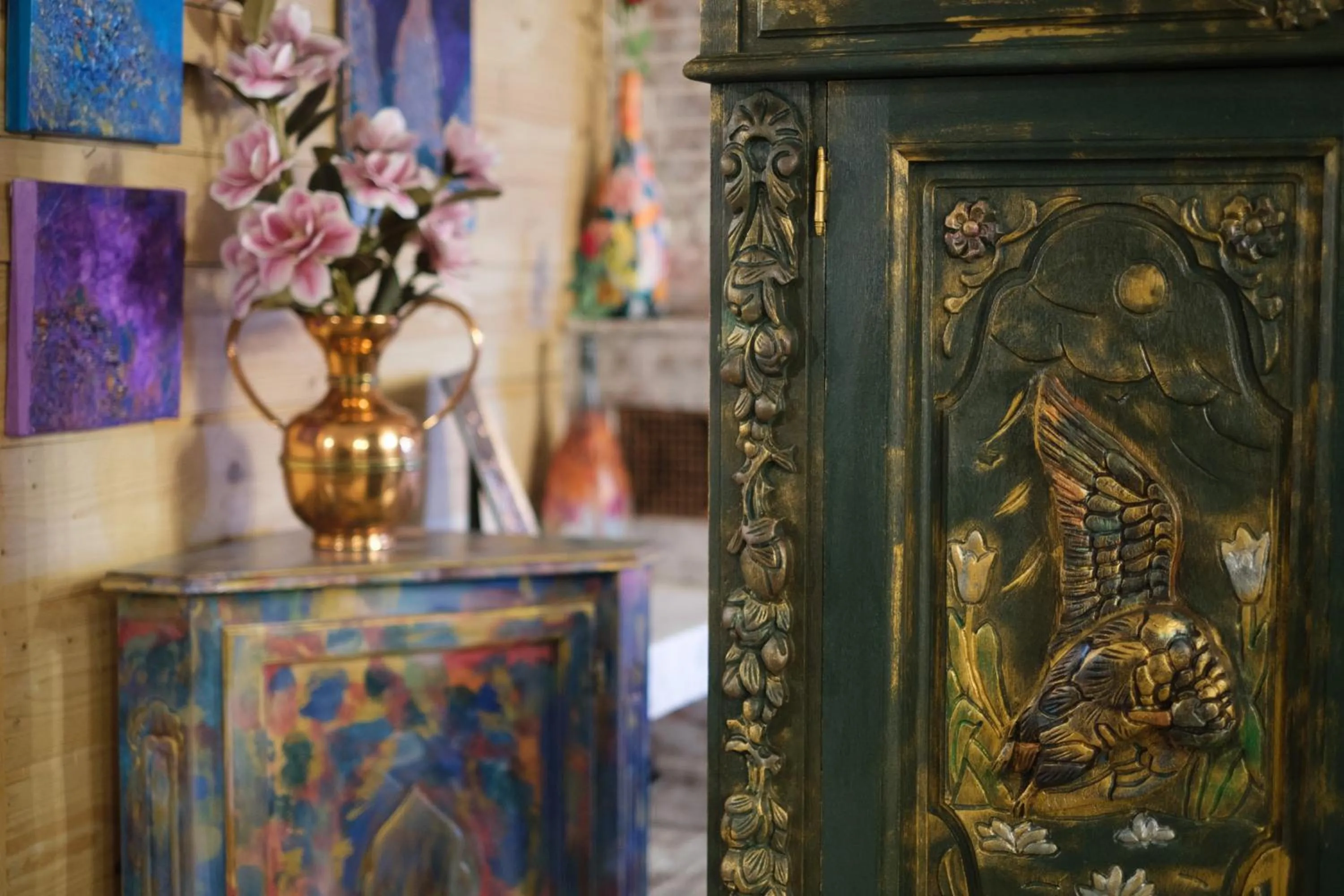 Decorative detail in Cit'Hotel Le Montreal