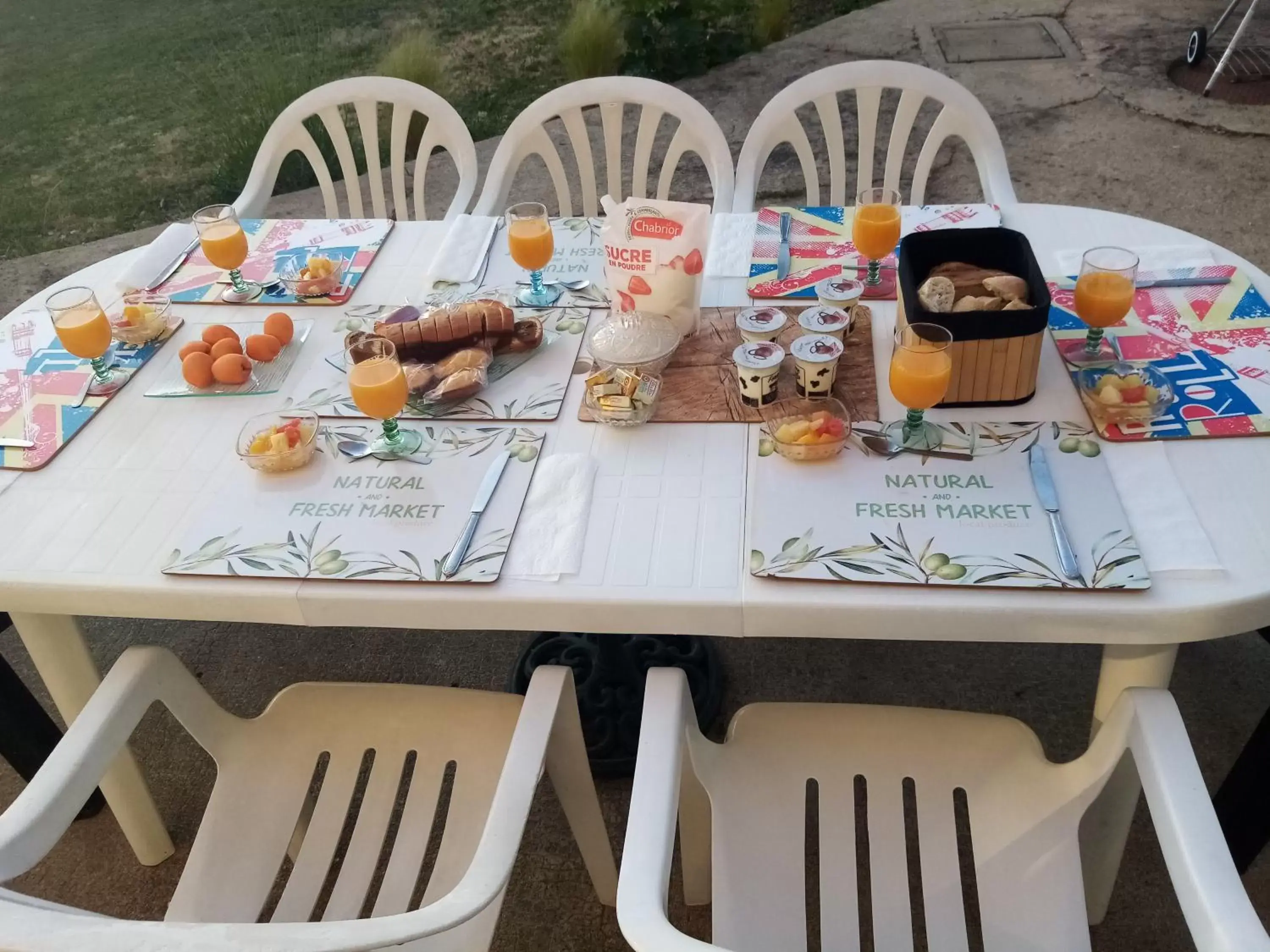 Double Room with Private Bathroom in le logis gourmand a Payroux Double Room with Private Bathroom in le logis gourmand a Payroux