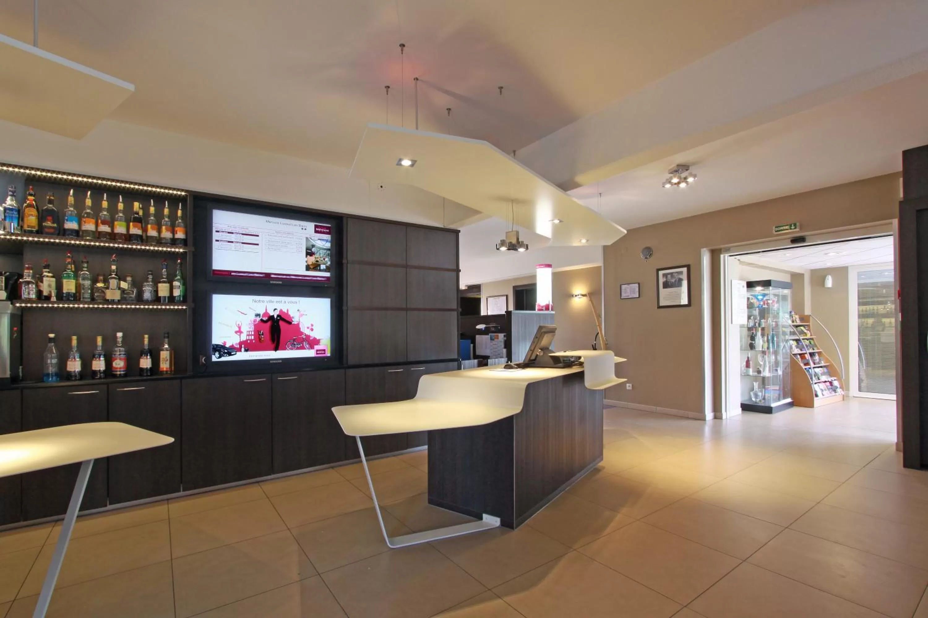 Lobby or reception in Mercure Hexagone Luxeuil