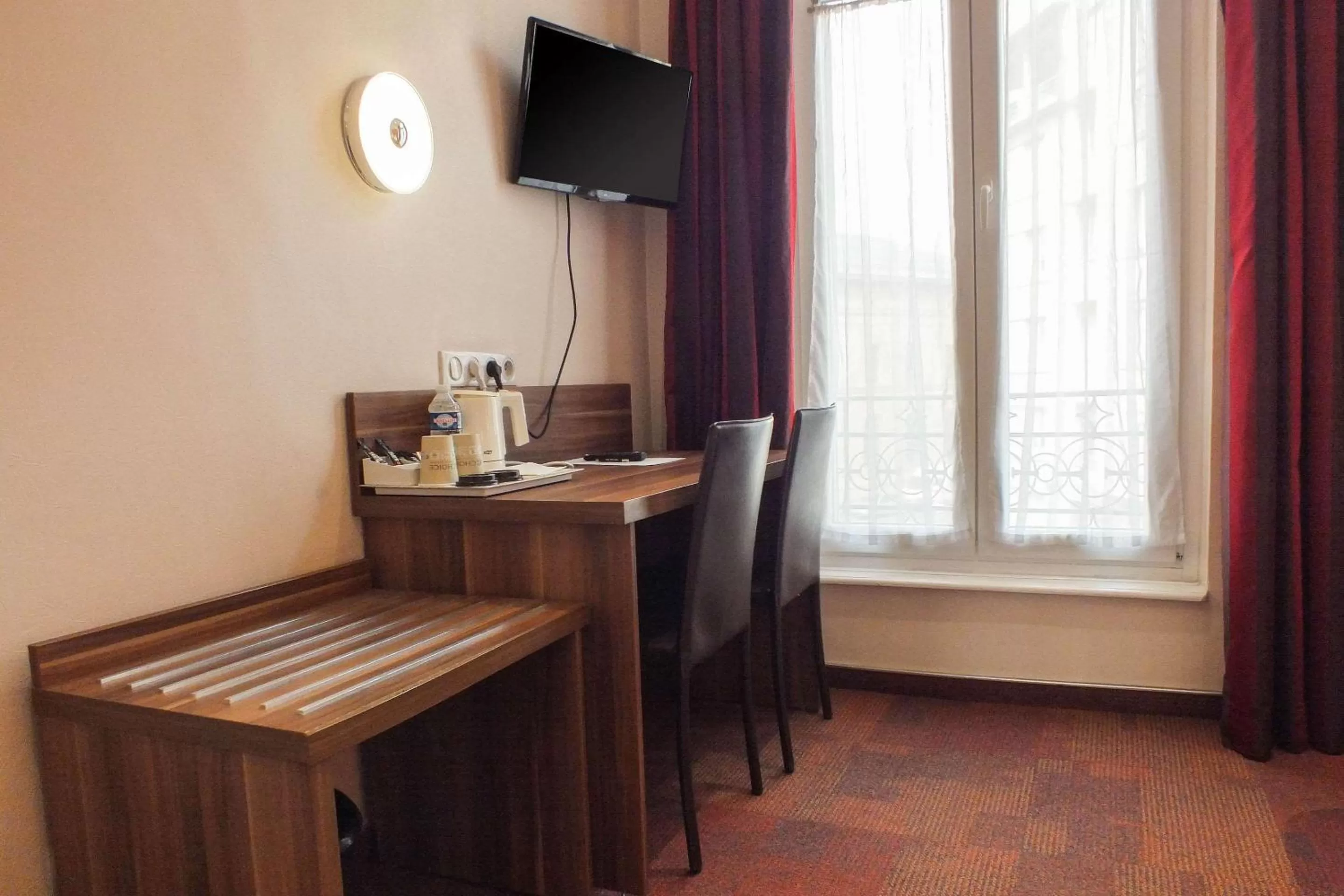 Photo of the whole room in Hotel Cecil Metz Gare