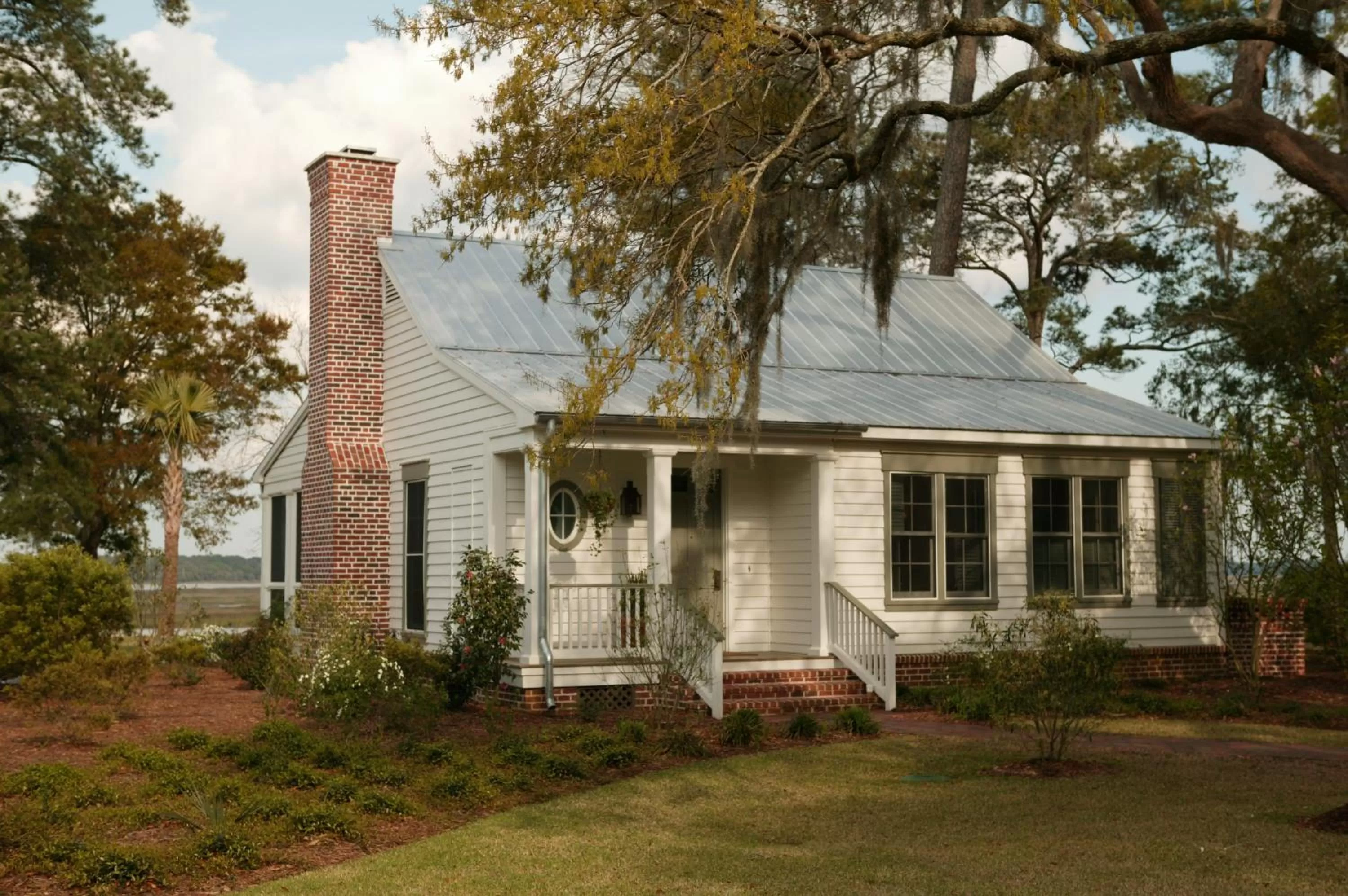 Facade/entrance in Montage Palmetto Bluff