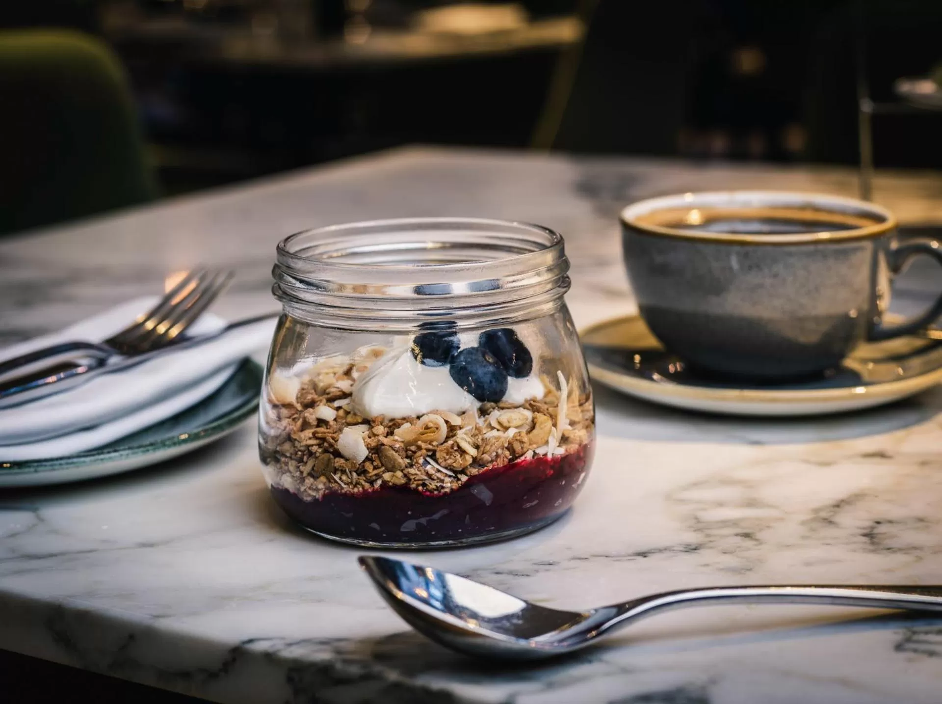 Food and drinks in 11 Cadogan Gardens and The Apartments by Iconic Luxury Hotels