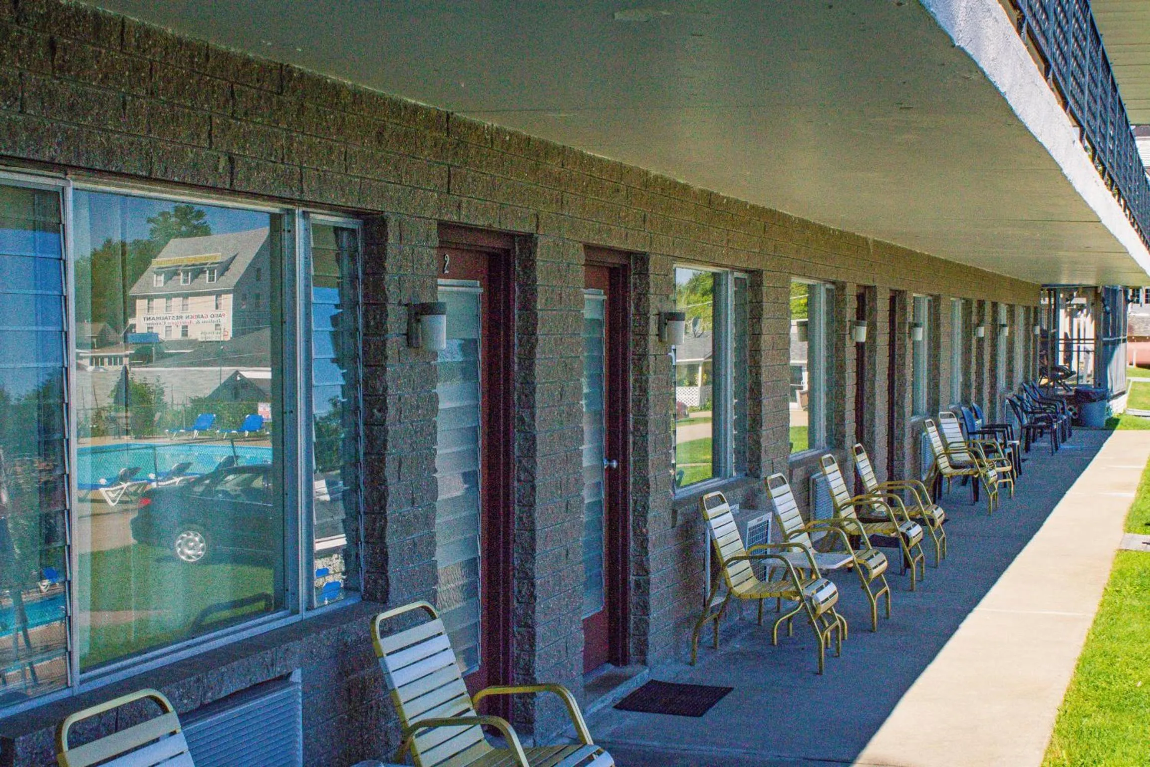 Balcony/Terrace in Half Moon Motel & Cottages