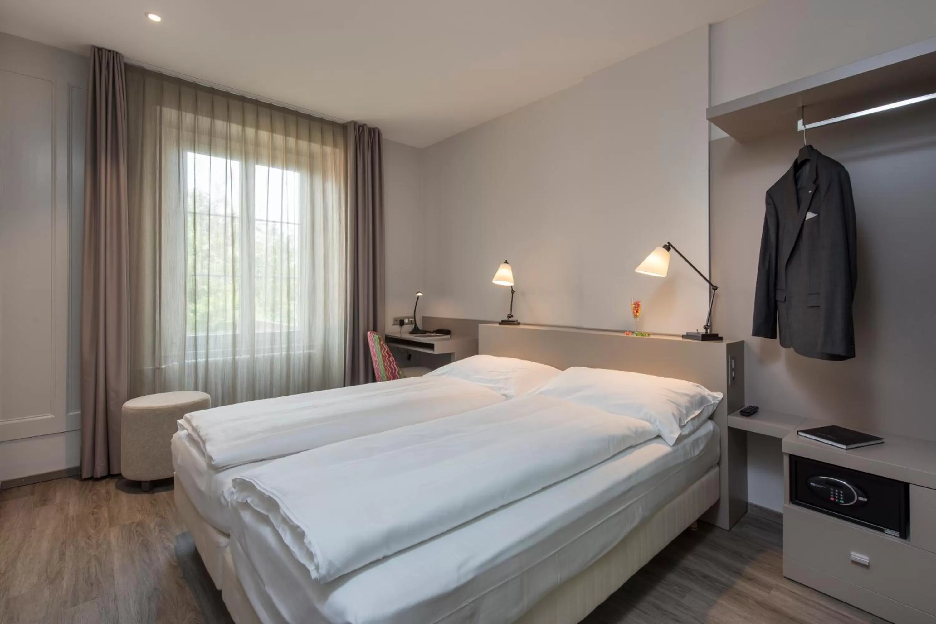 Photo of the whole room, Bed in Hôtel du Théâtre, Boutique Hôtel