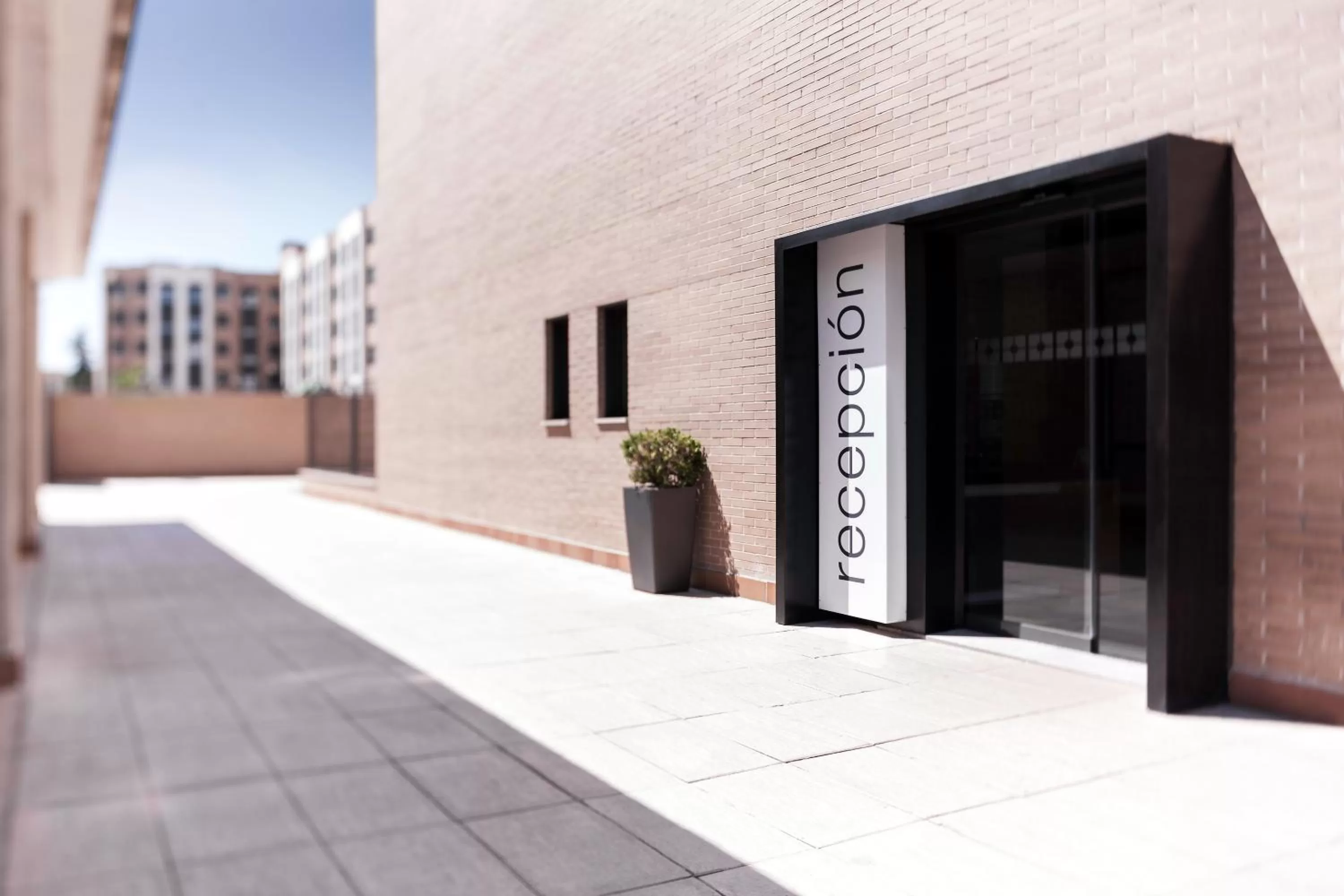 Facade/entrance in Compostela Suites