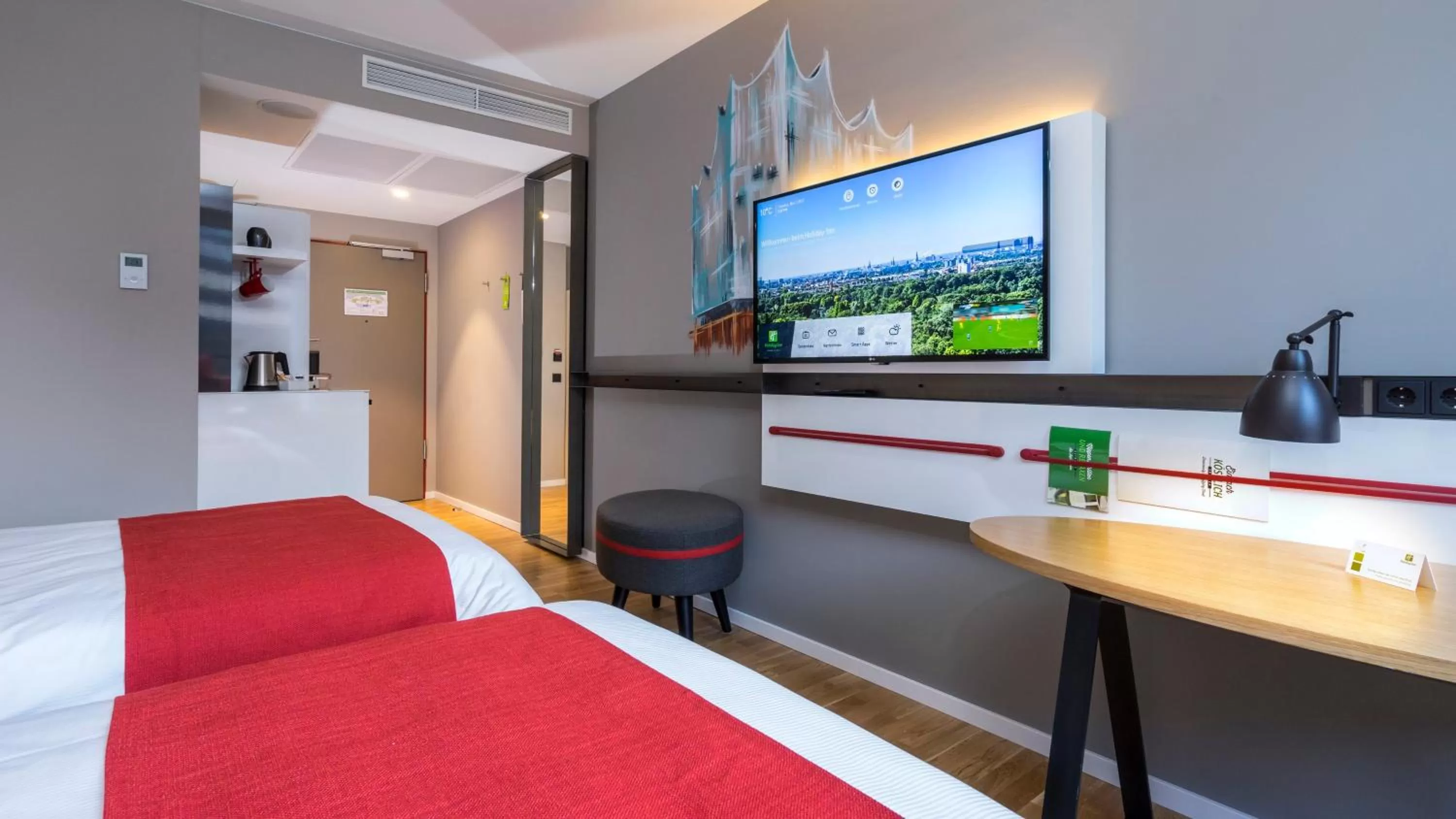 Photo of the whole room, Bed in Holiday Inn Hamburg - City Nord by IHG