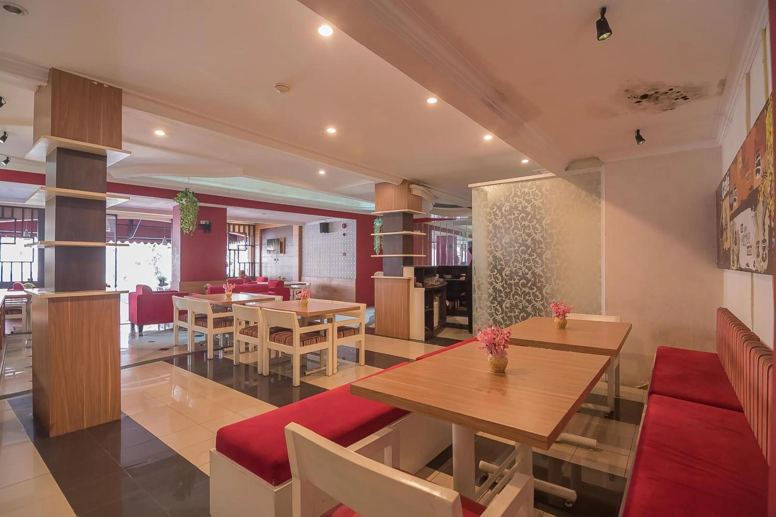 Restaurant/places to eat in RedDoorz at Amellia Pasteur Bandung