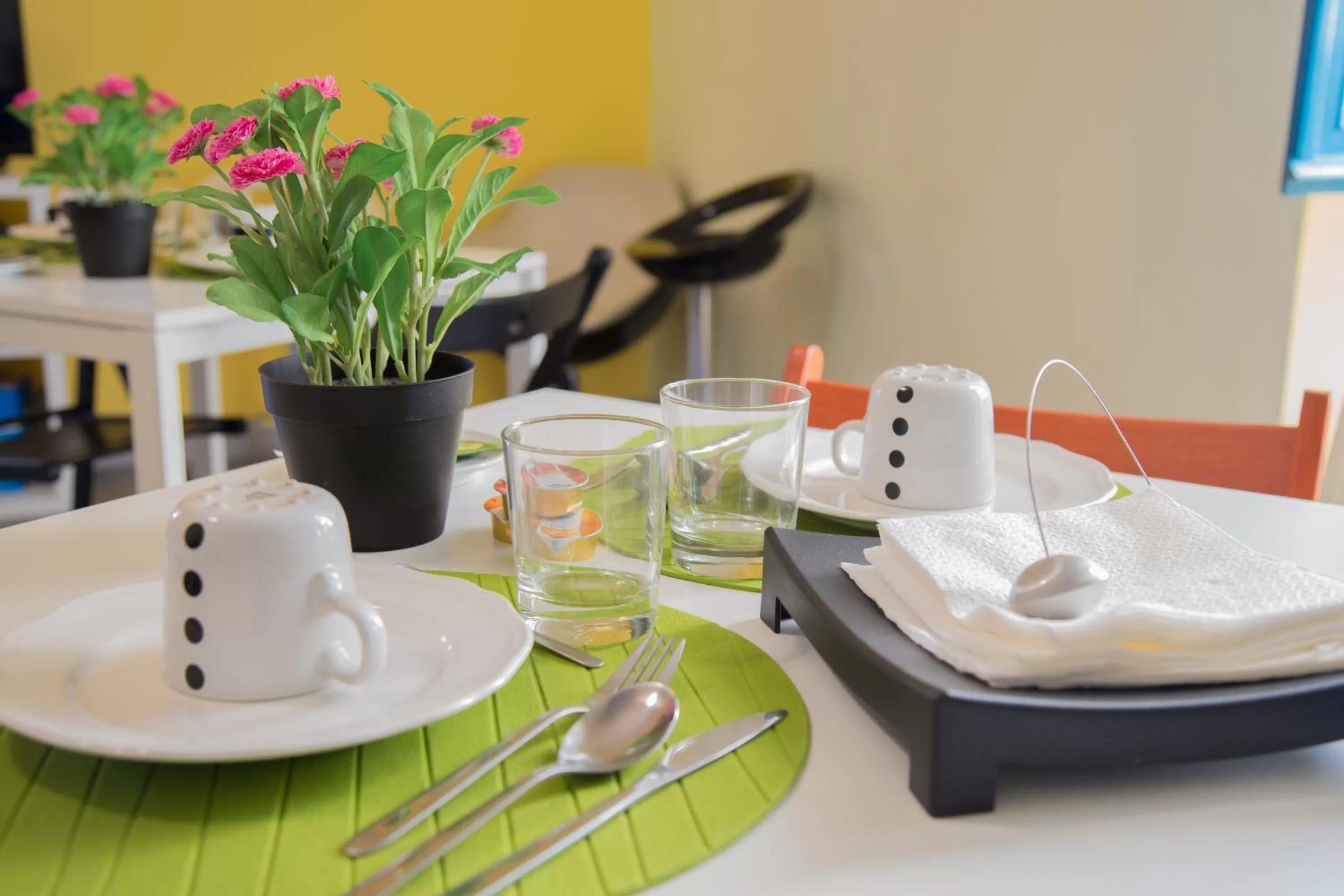 Communal lounge/ TV room in Tra L'Etna E Il Mare B&B