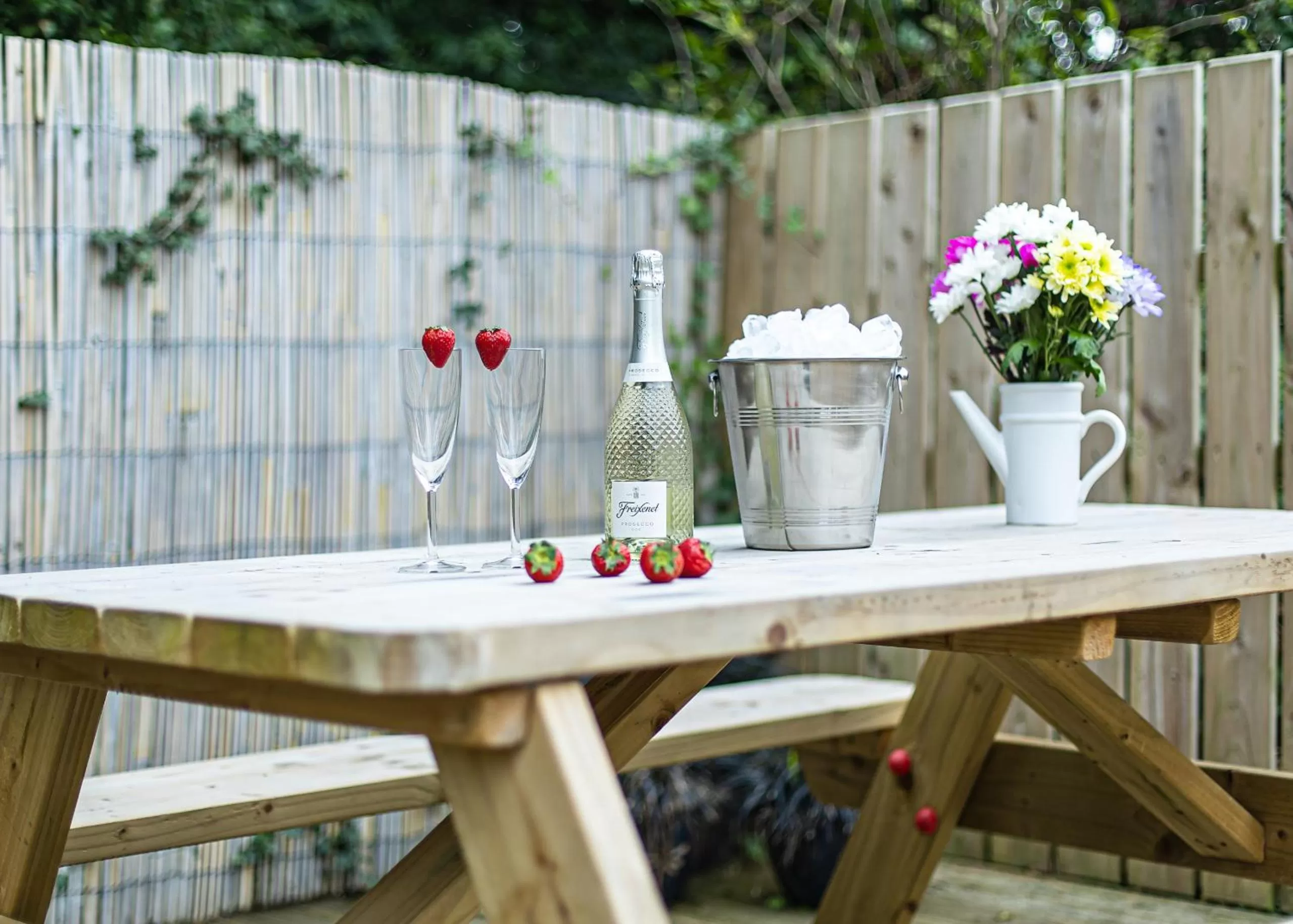 Patio in Entire family home , large rear garden and free parking