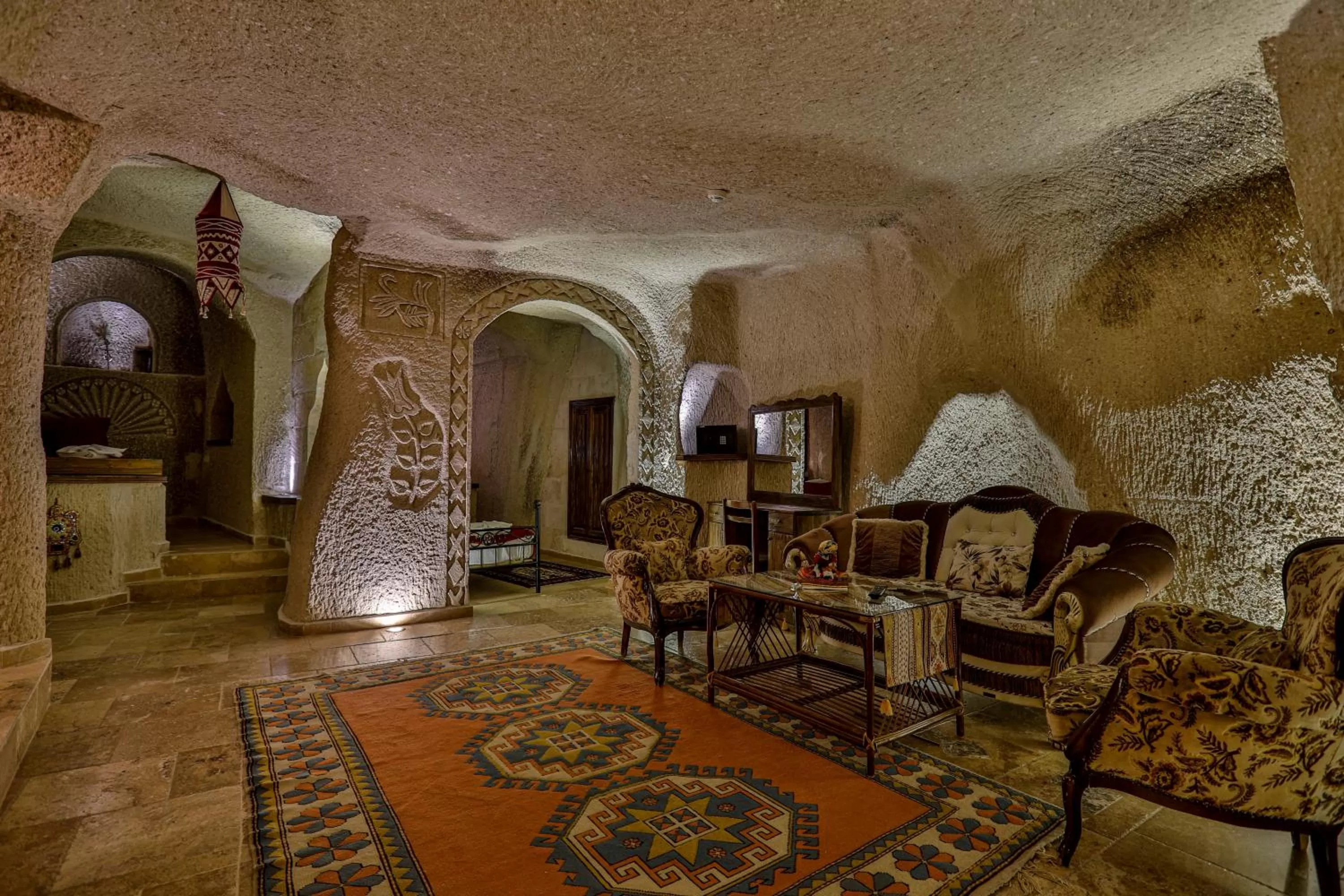 Living room in Hidden Cave Hotel