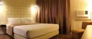 King Room in Rothman Hotel King Room in Rothman Hotel