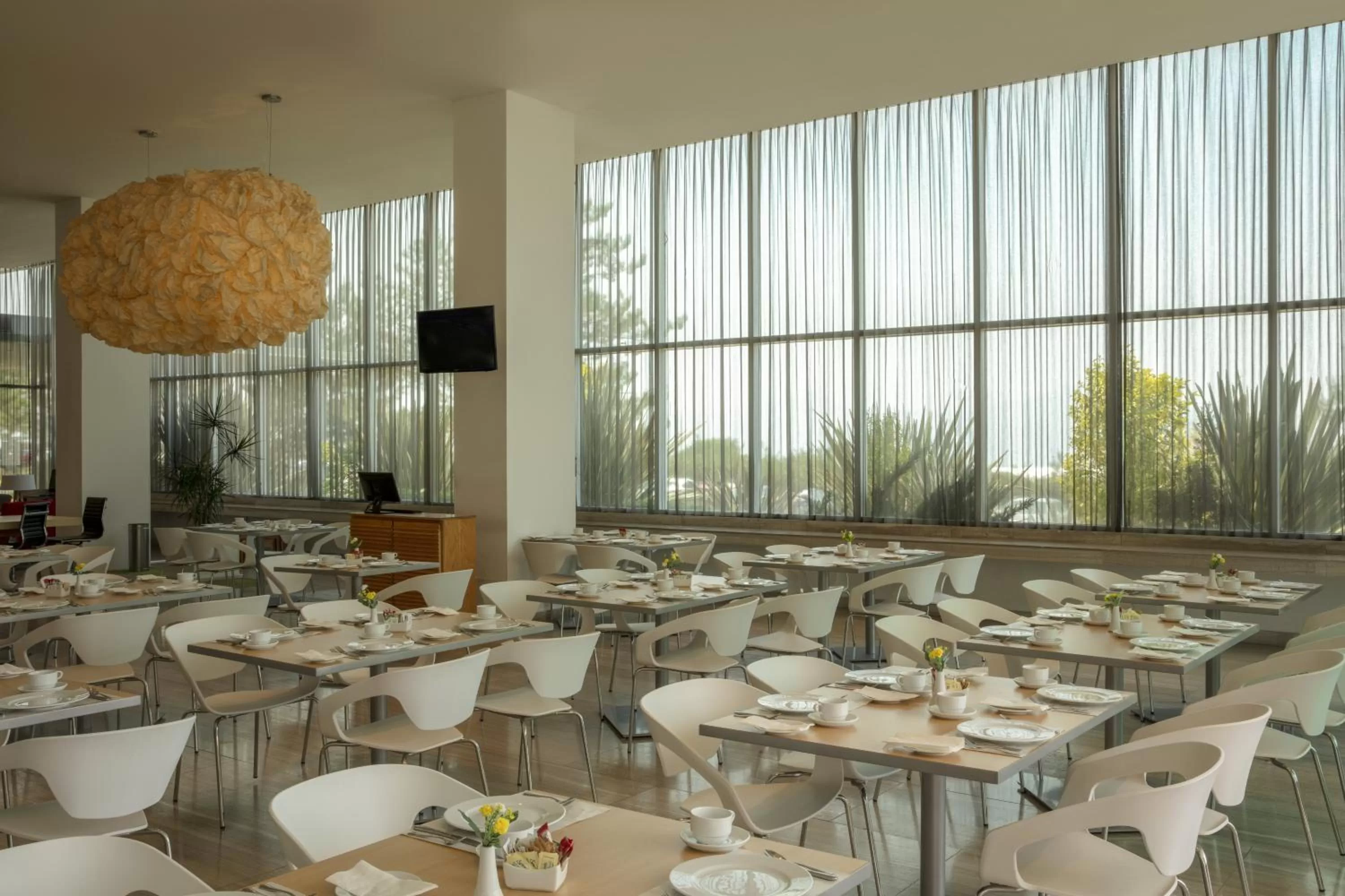 Restaurant/places to eat in Fiesta Inn Morelia Altozano