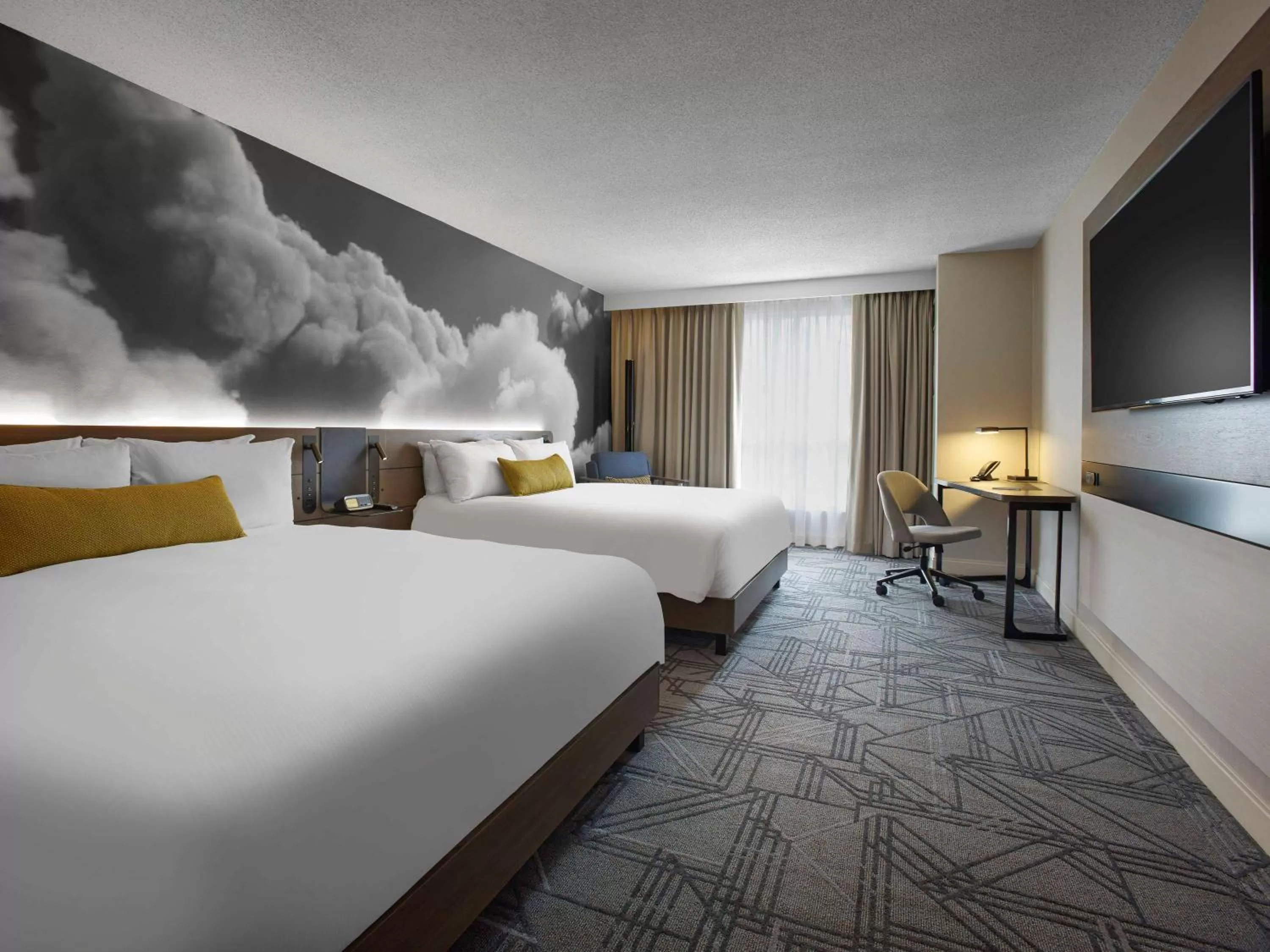 Photo of the whole room, Bed in The Novotel Toronto Centre