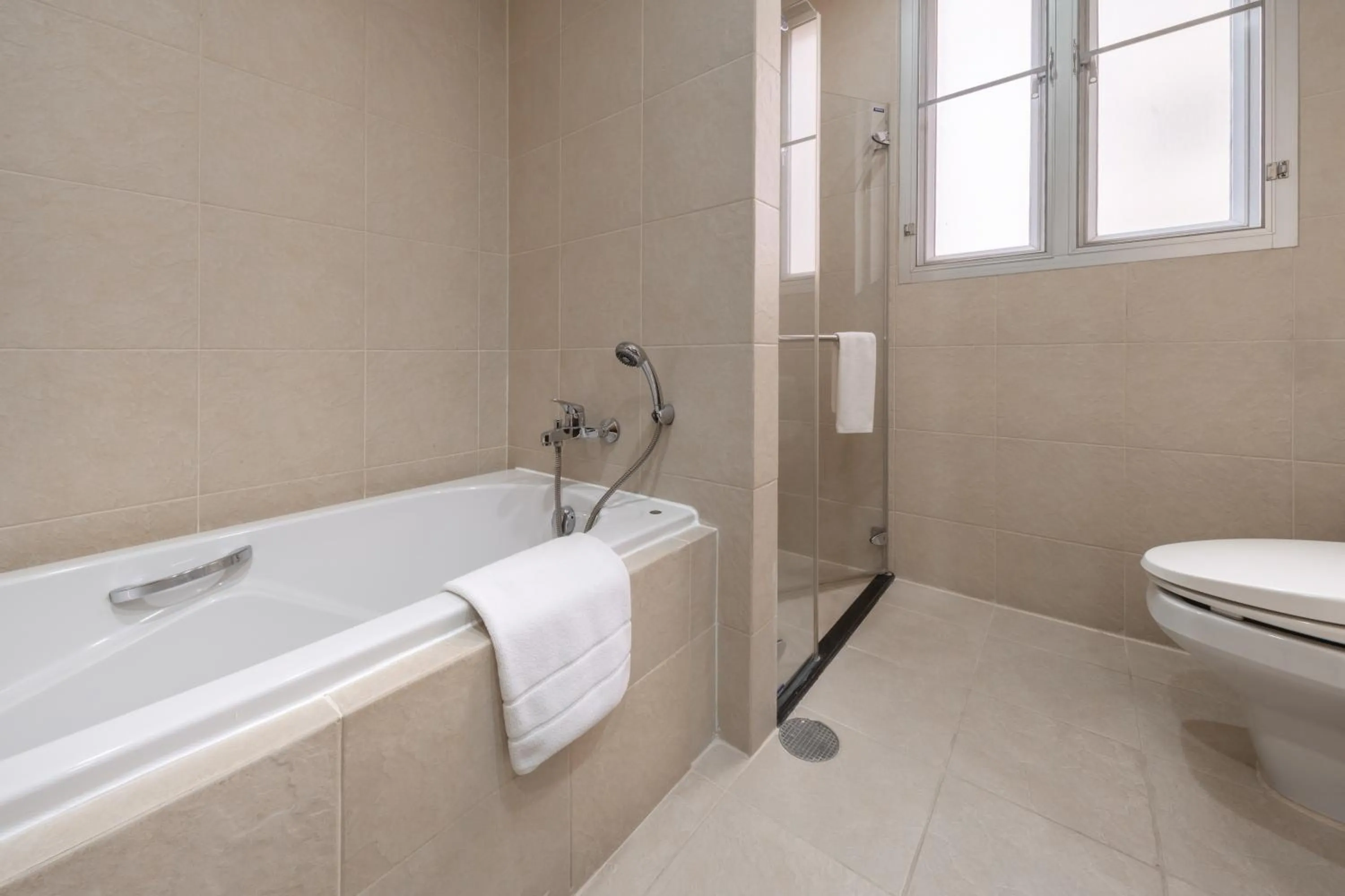 Shower in Grand Mercure Bangkok Asoke Residence