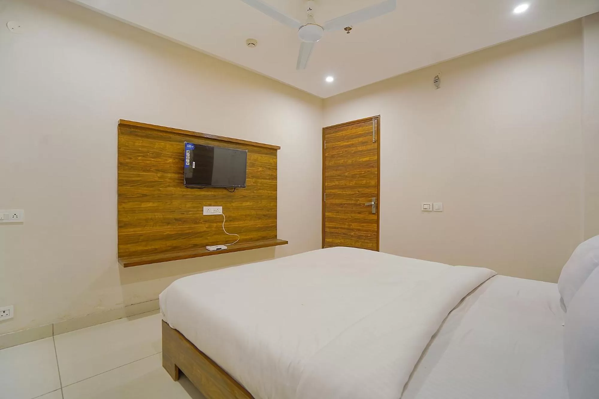 Bedroom in FabHotel HC Mohali Inn