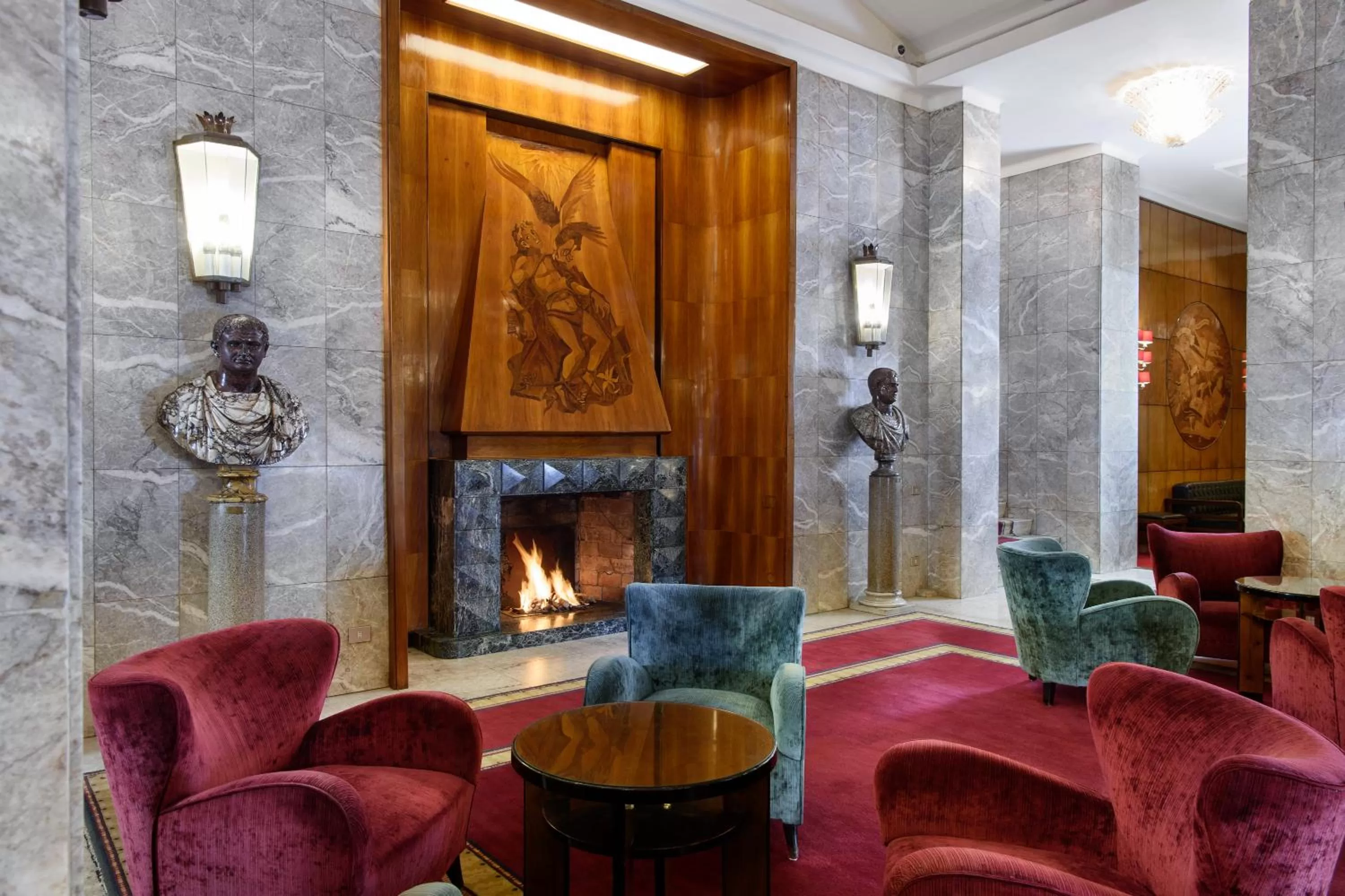 Communal lounge/ TV room in Bettoja Hotel Mediterraneo