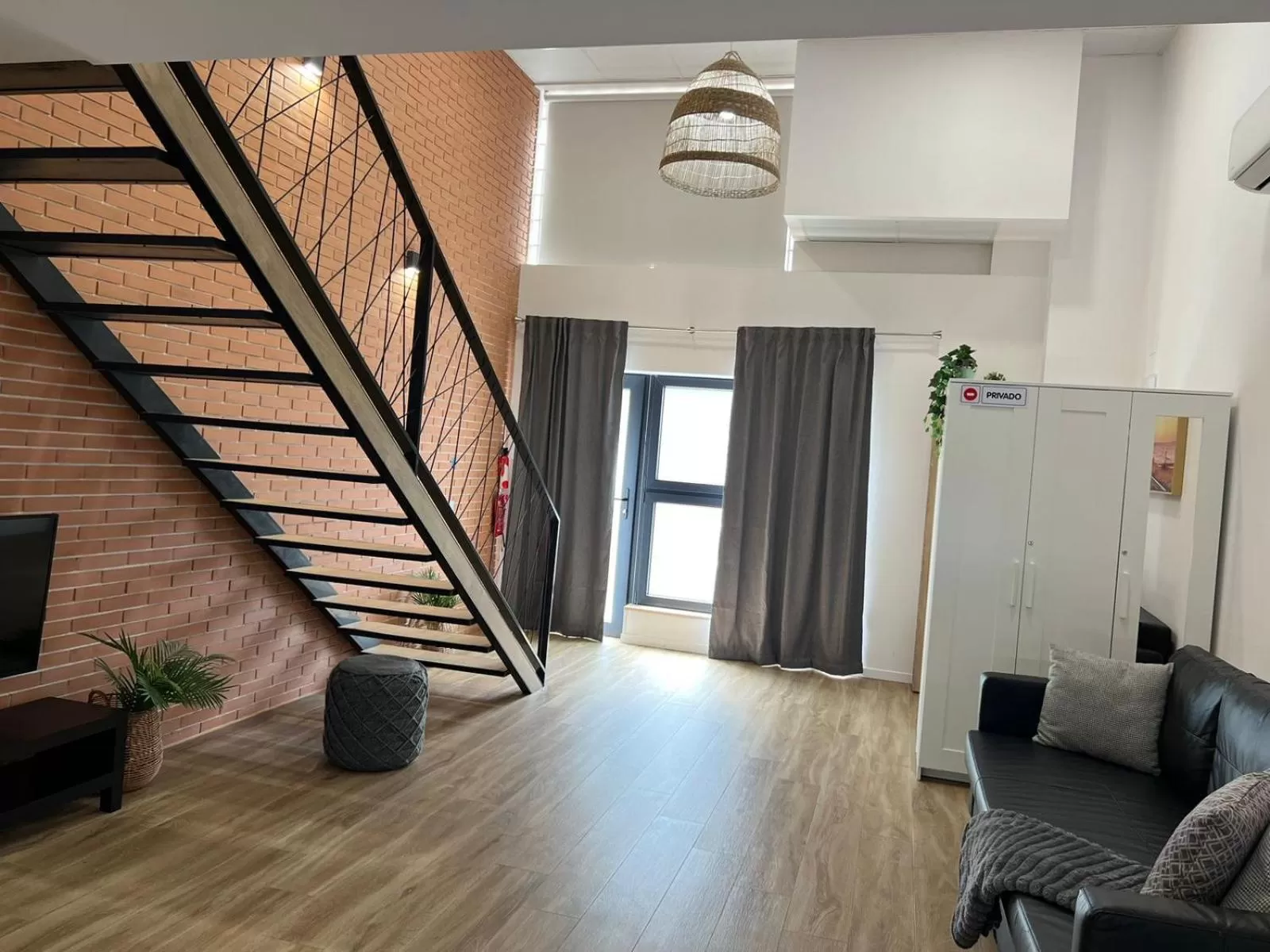 Living room in Carbonell 1