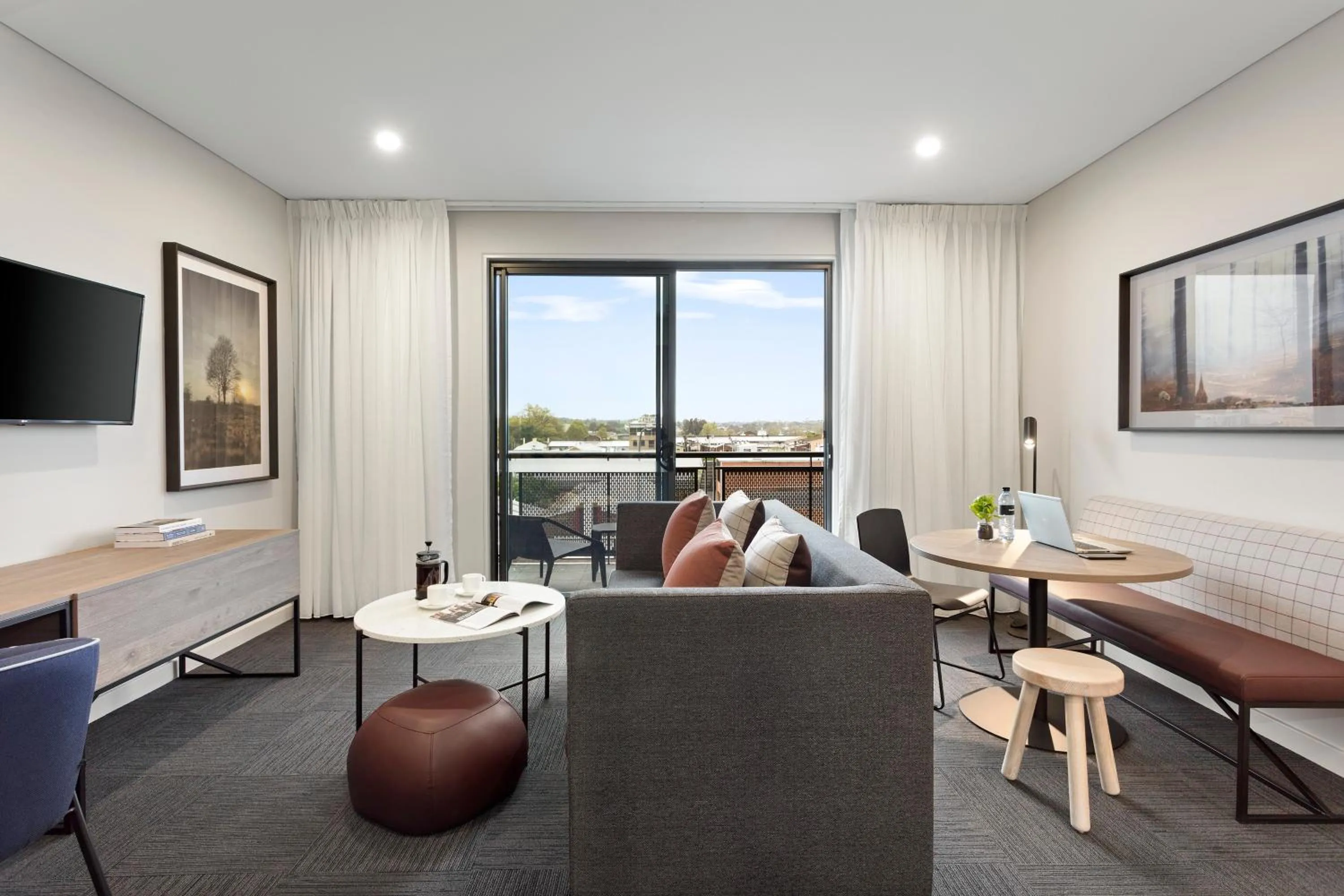 TV and multimedia in Quest Orange