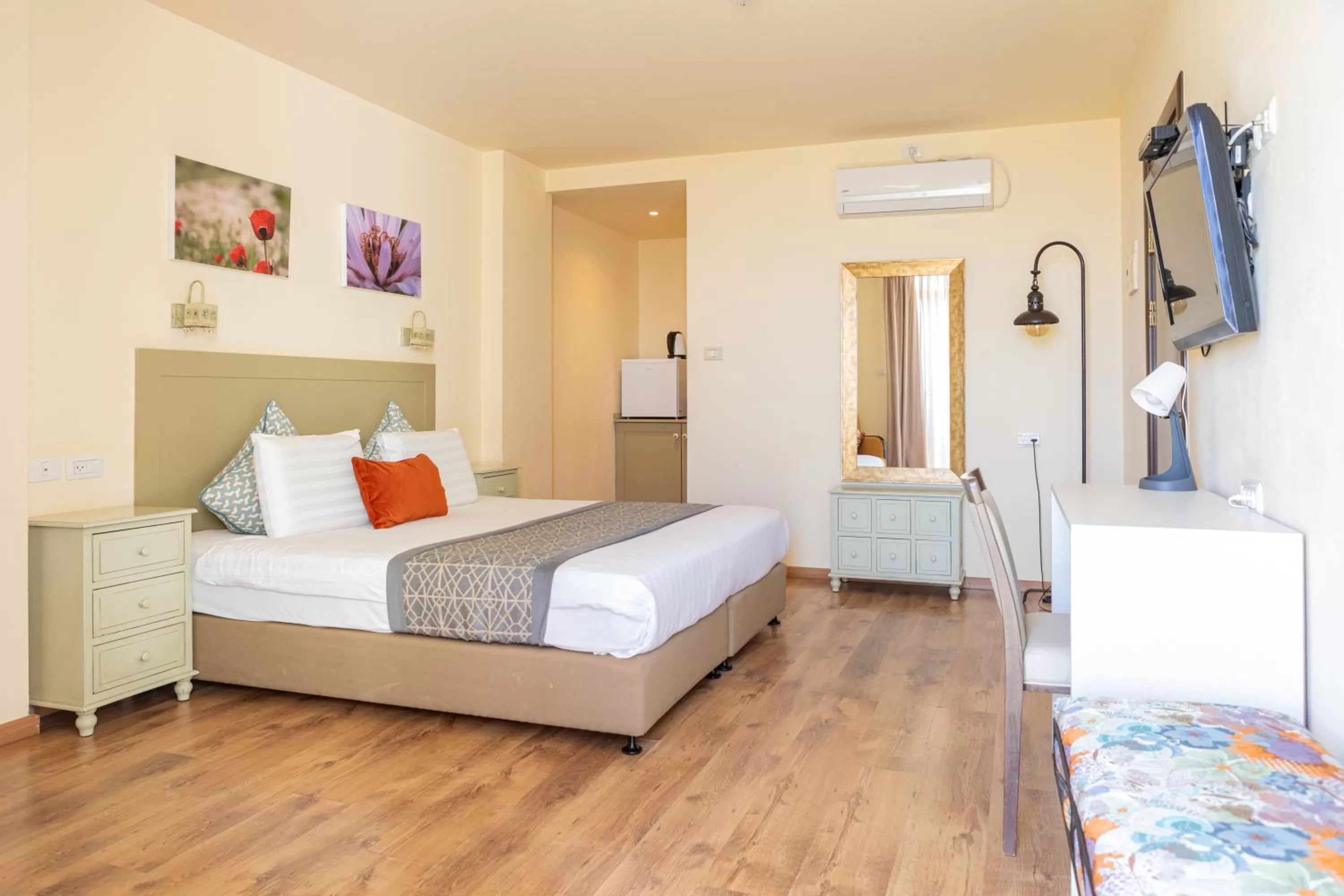 Photo of the whole room, Bed in Yehelim Boutique Hotel