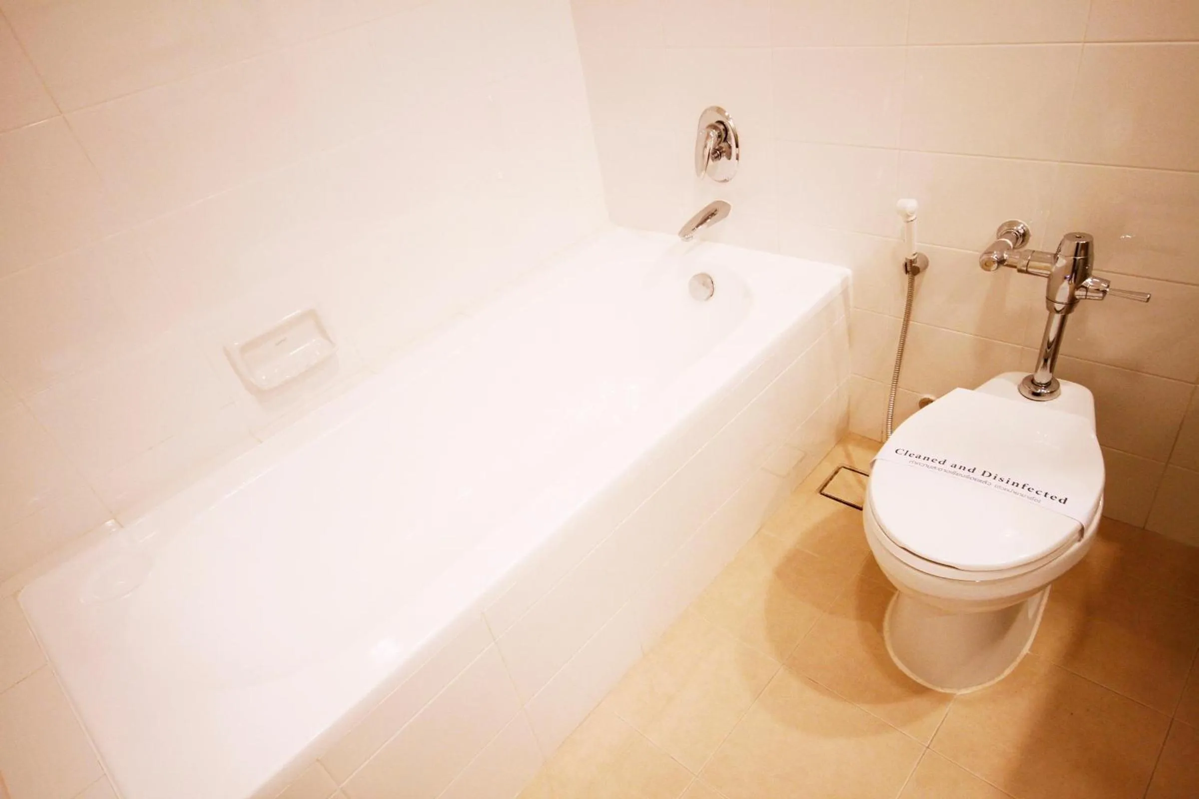 Bathroom in Classic Kameo Hotel & Serviced Apartments, Ayutthaya