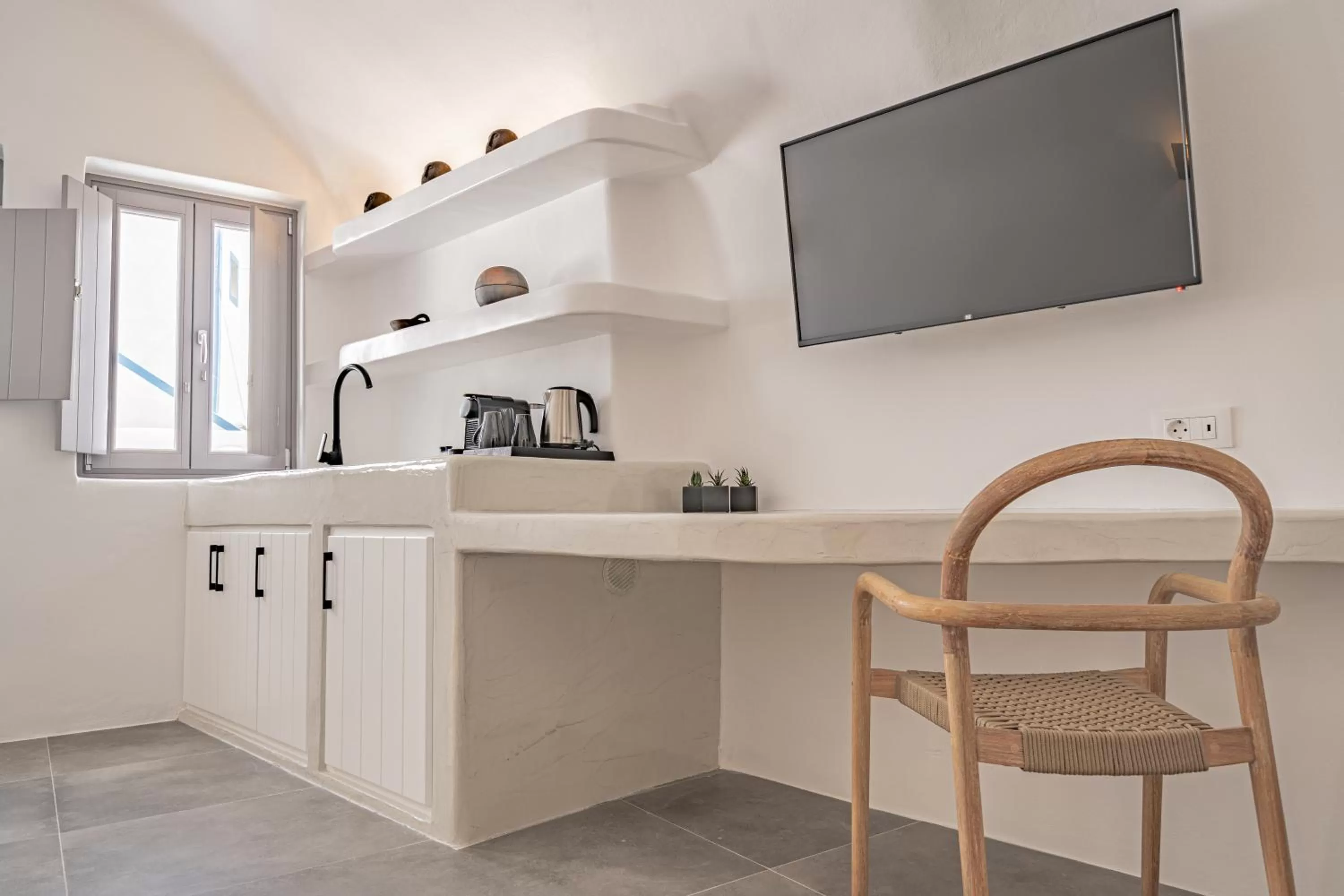 TV and multimedia in Eternity Suites Santorini