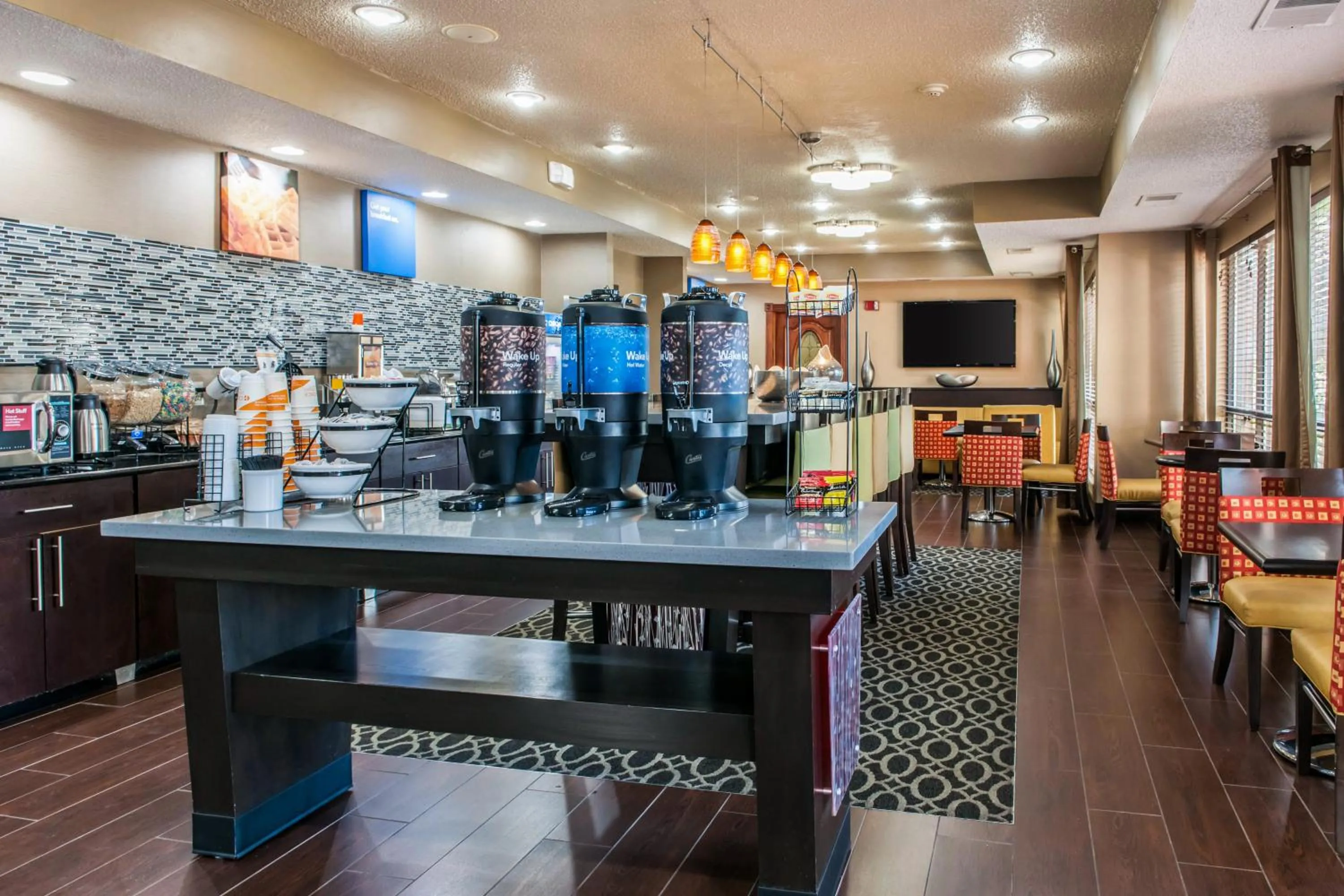 Coffee/tea facilities in Comfort Inn Blue Ash North