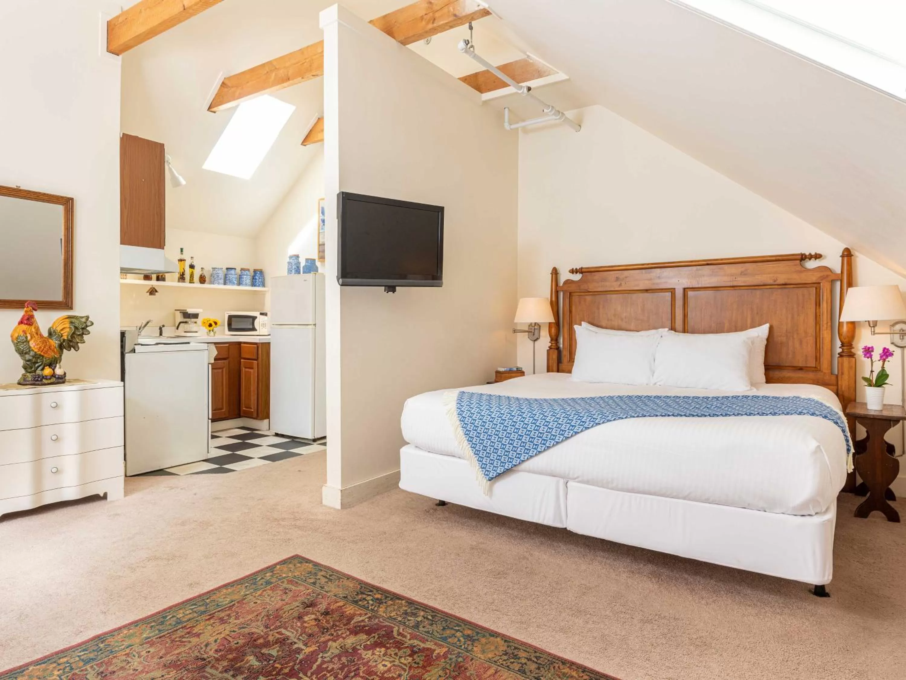 Bed in Old Stagecoach Inn