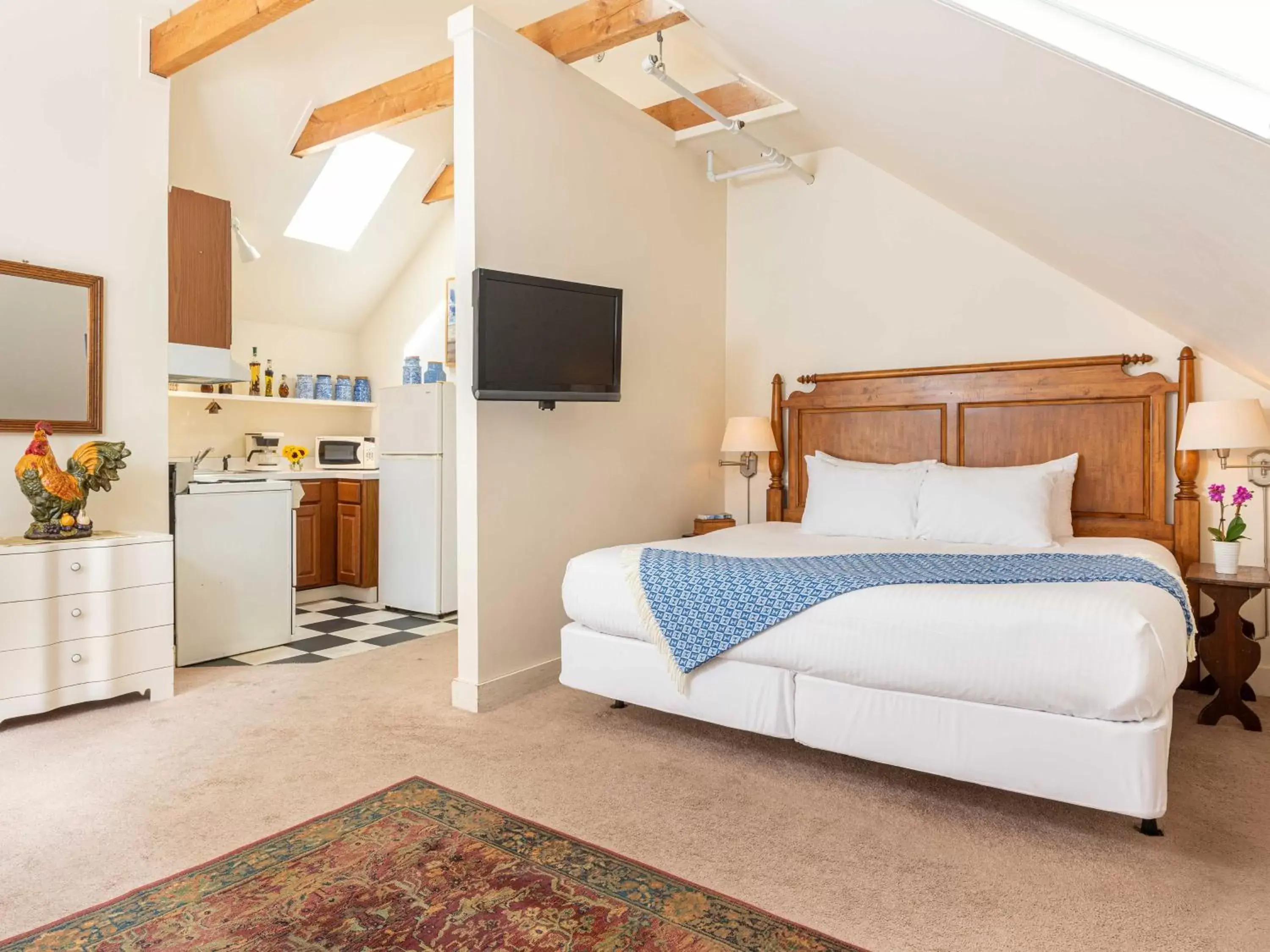 Deluxe King Studio in Old Stagecoach Inn Deluxe King Studio in Old Stagecoach Inn